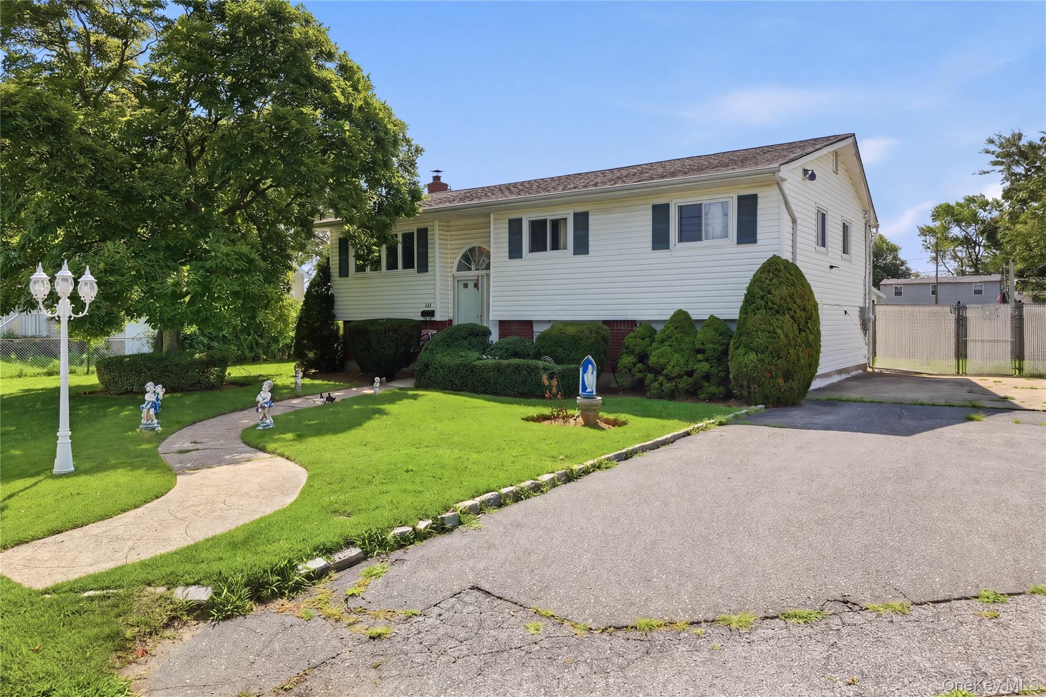 835 7th Street Property Photo 1