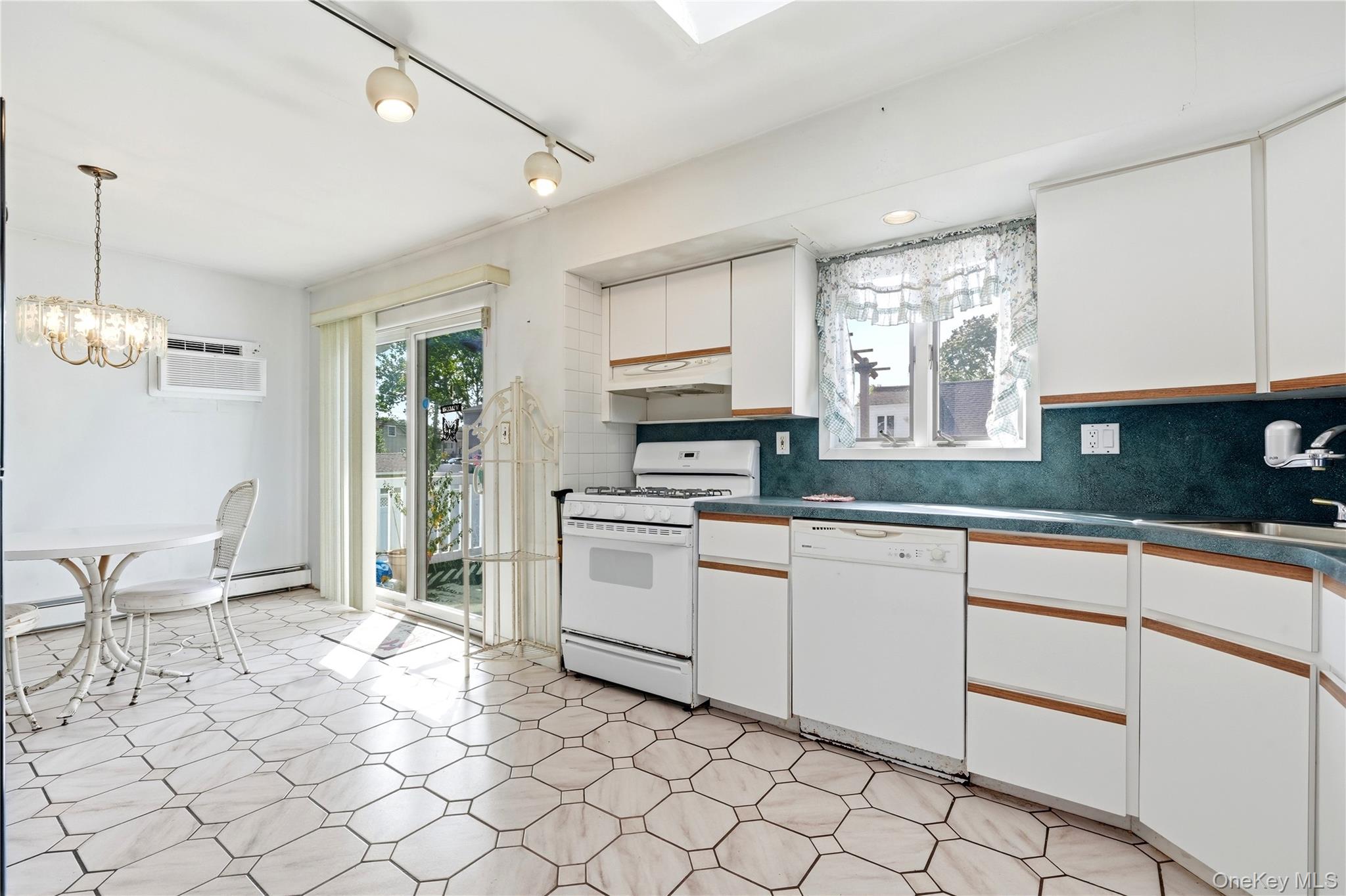 835 7th Street Property Photo 7