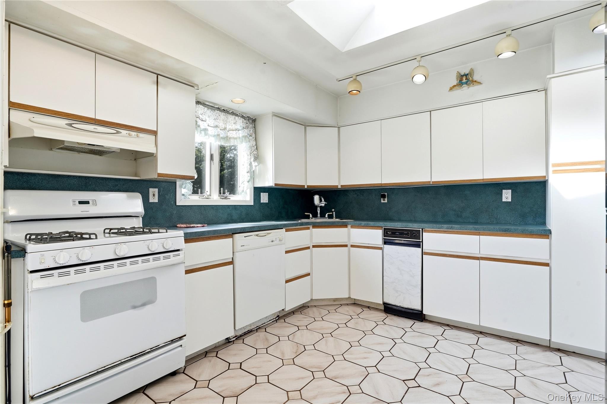 835 7th Street Property Photo 8