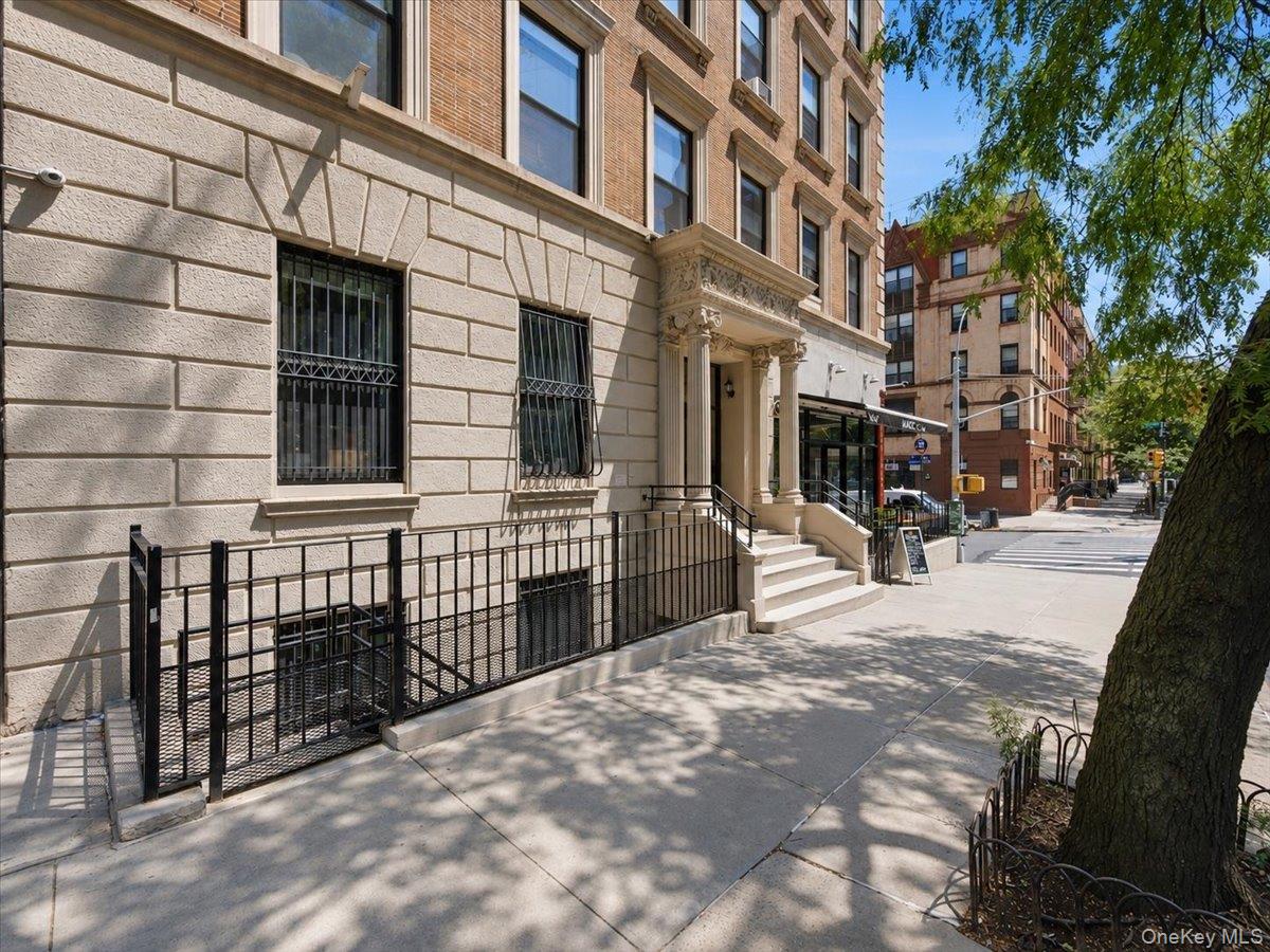 51 W 106th Street 5d Property Photo 2