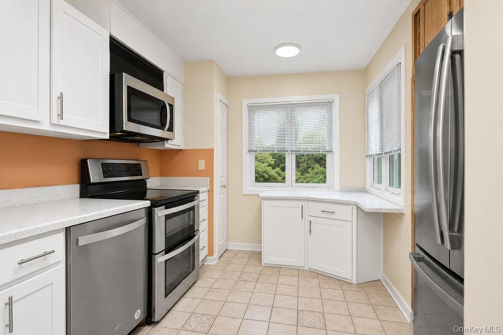 137 Fields Lane Property Photo 3