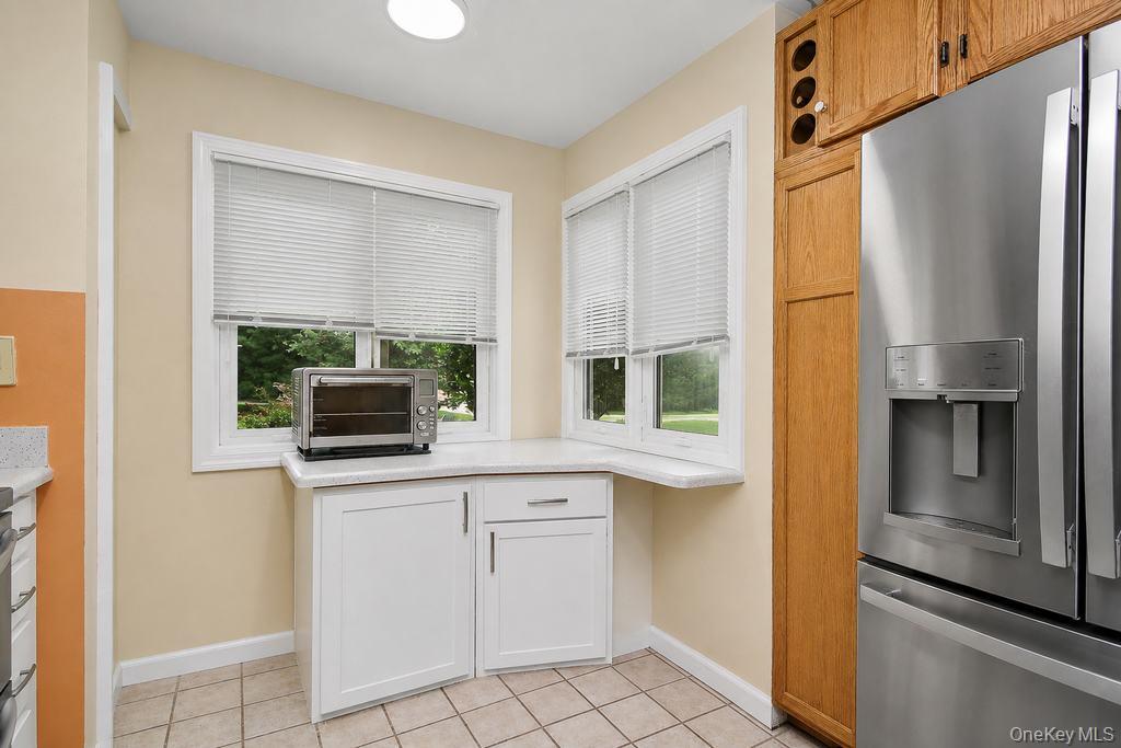 137 Fields Lane Property Photo 4