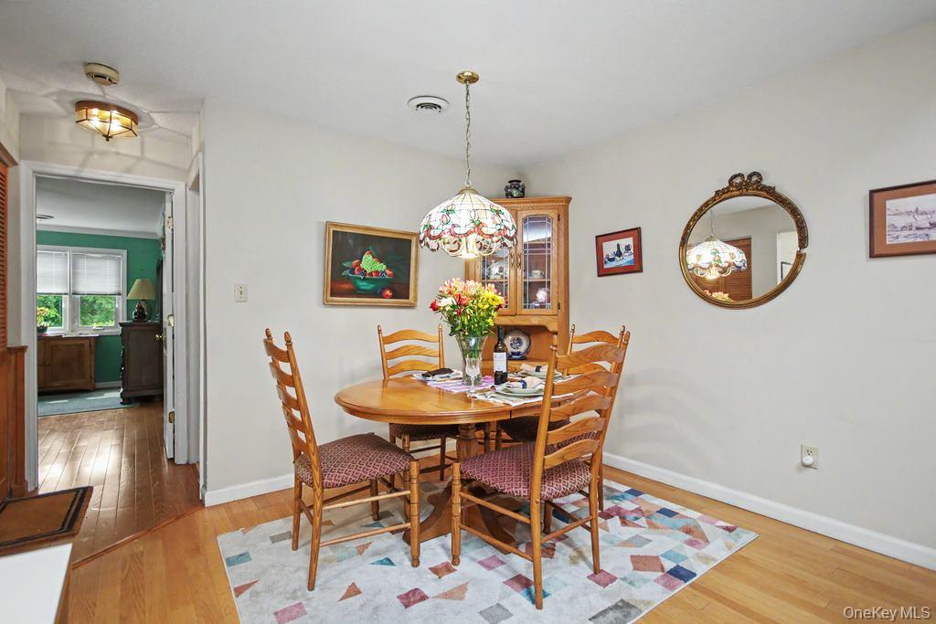 137 Fields Lane Property Photo 6