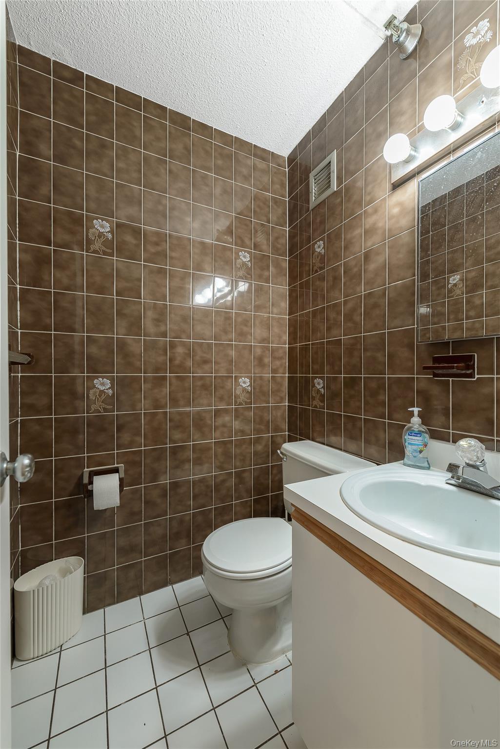 205 Mineola Boulevard 3g Property Photo 14