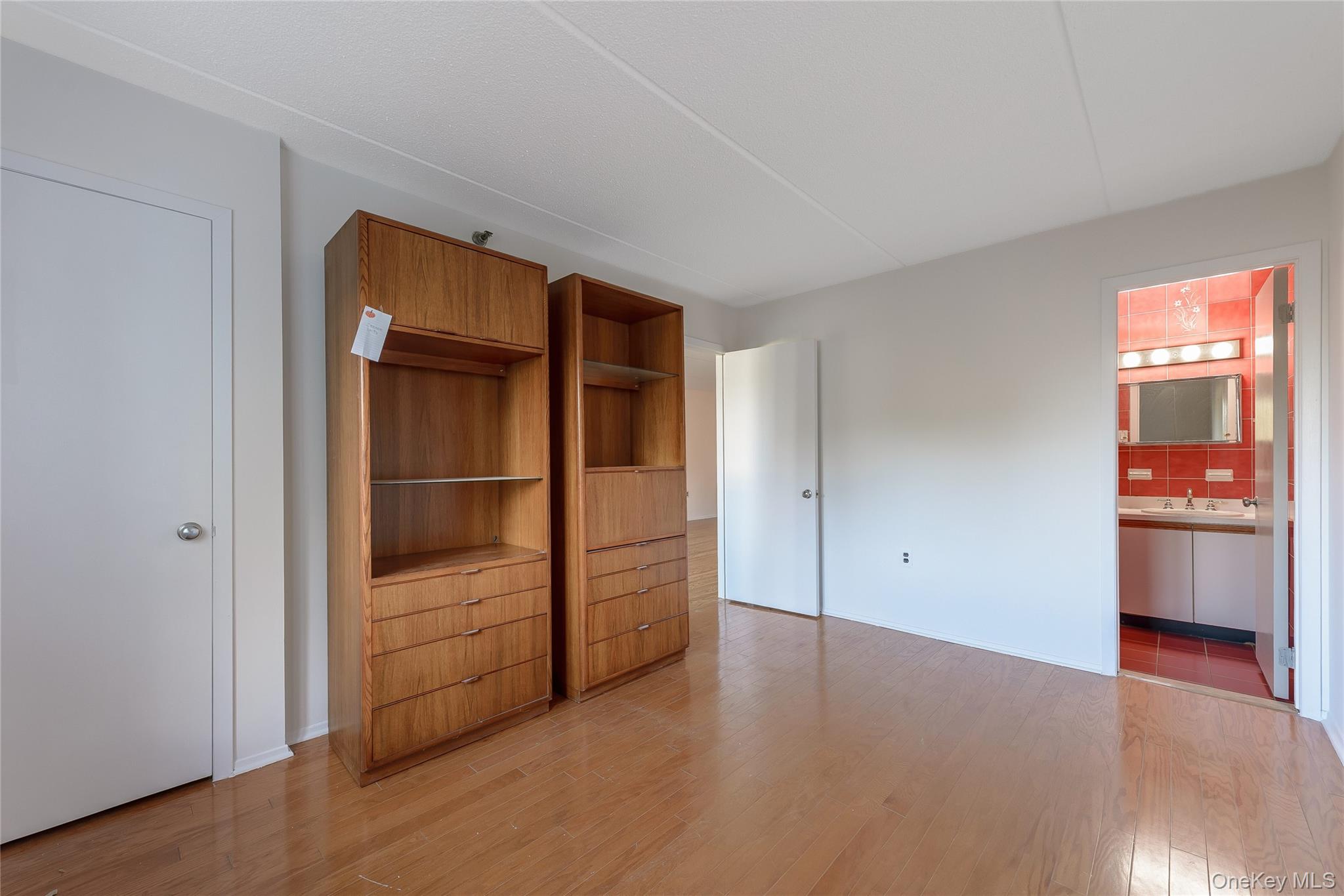205 Mineola Boulevard 3g Property Photo 17