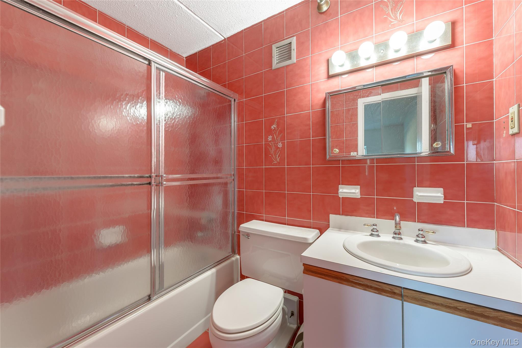 205 Mineola Boulevard 3g Property Photo 18