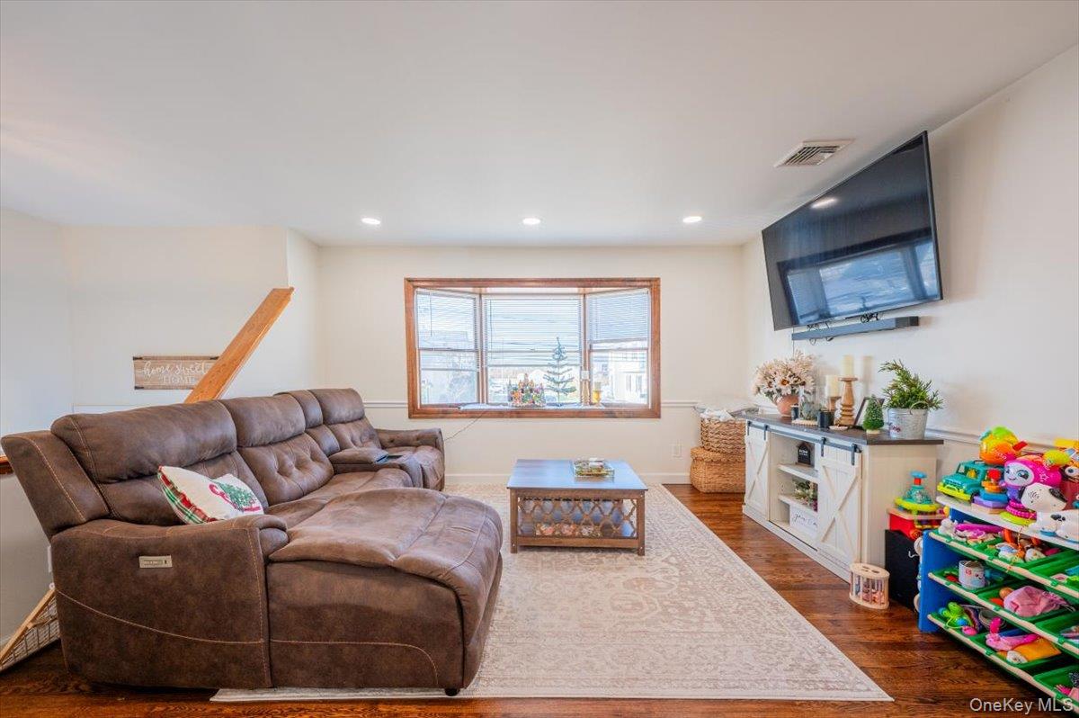 2695 Ocean Avenue Property Photo 6