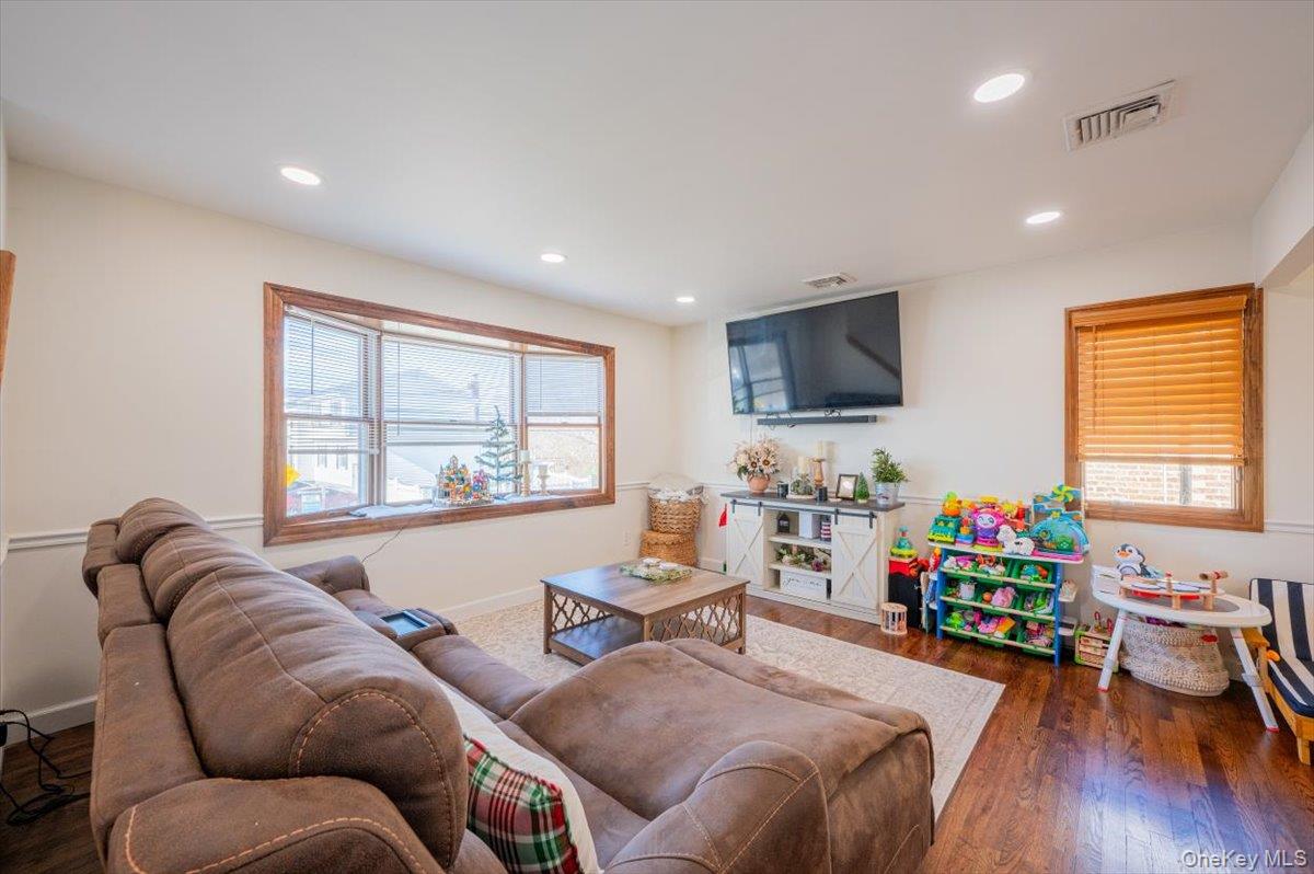 2695 Ocean Avenue Property Photo 7