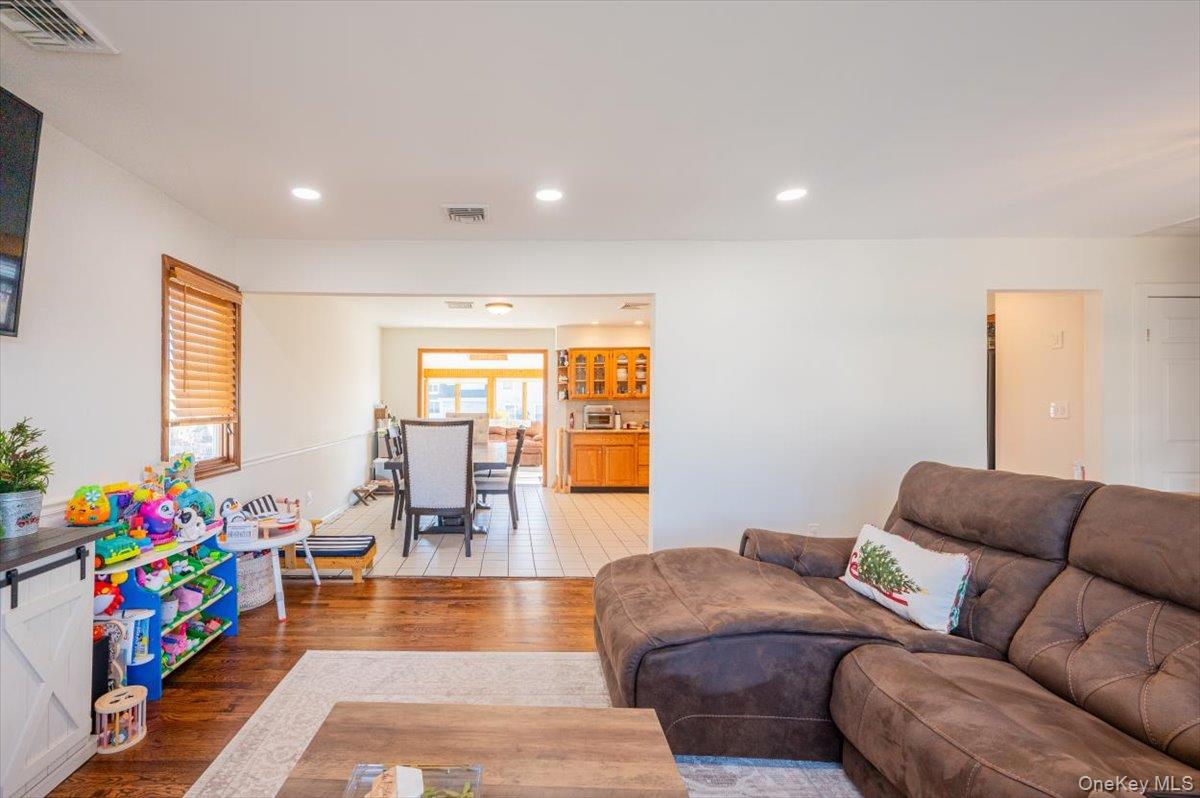 2695 Ocean Avenue Property Photo 8