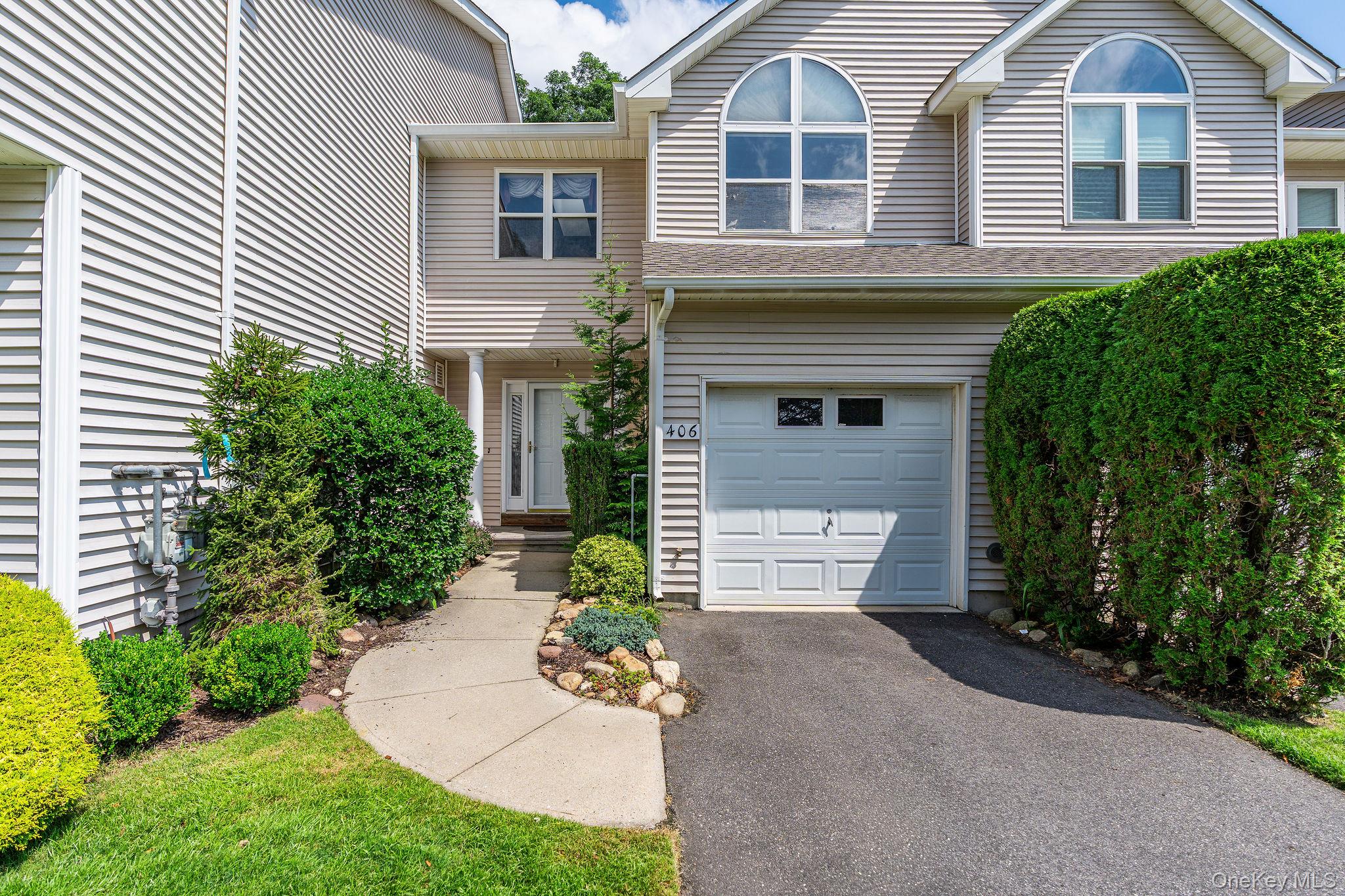406 Willow Pond Drive Property Photo 1
