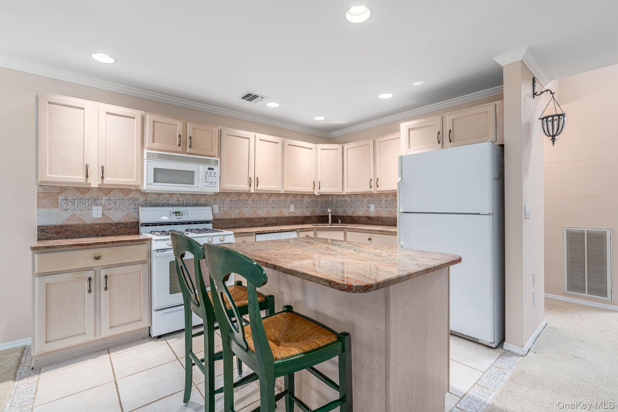 406 Willow Pond Drive Property Photo 8