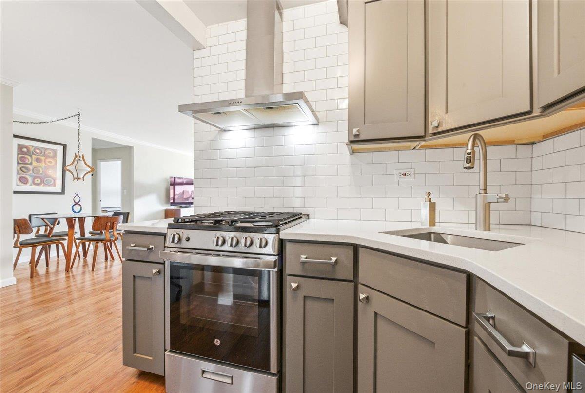 7025 Yellowstone Boulevard 8q Property Photo 2