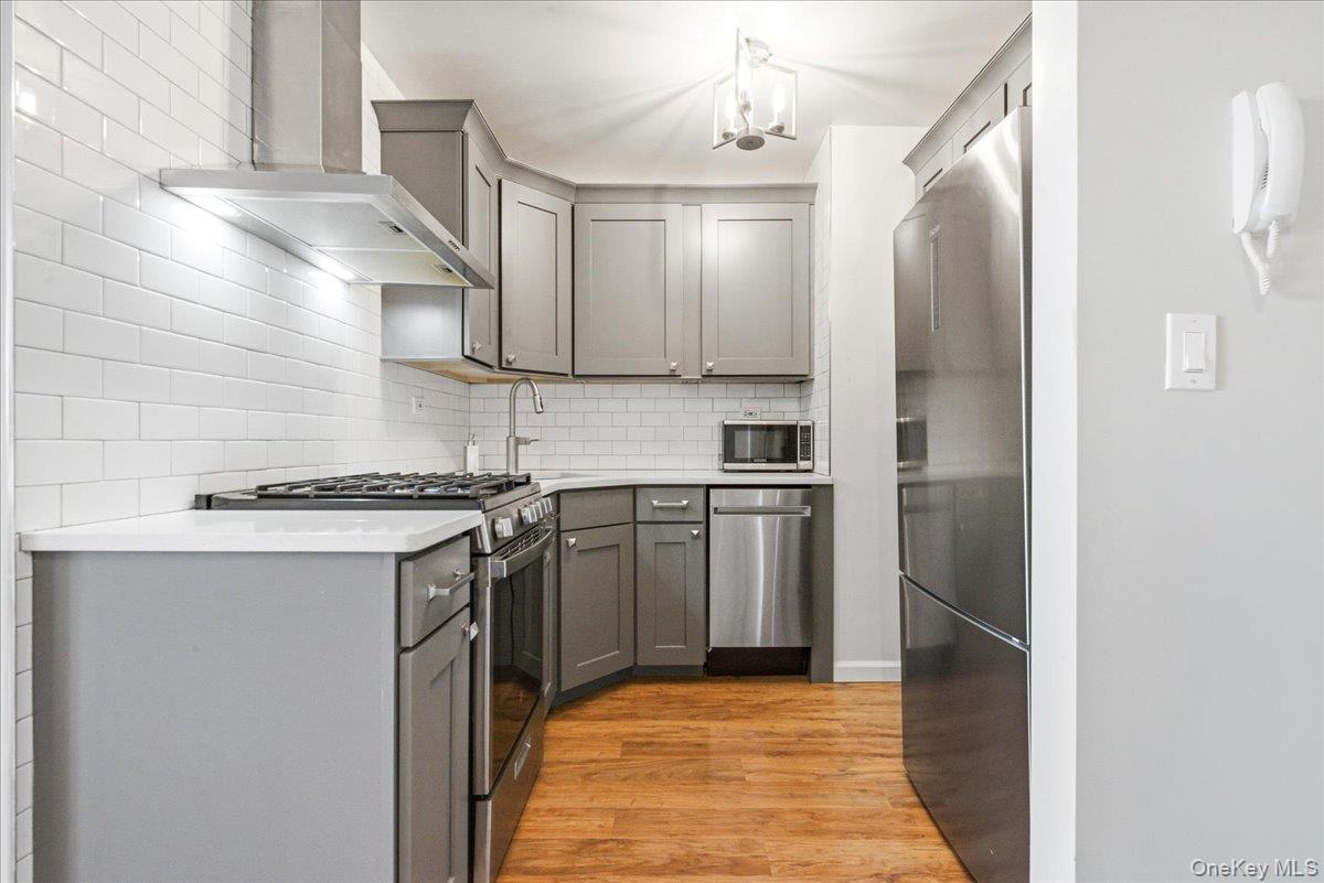 7025 Yellowstone Boulevard 8q Property Photo 4