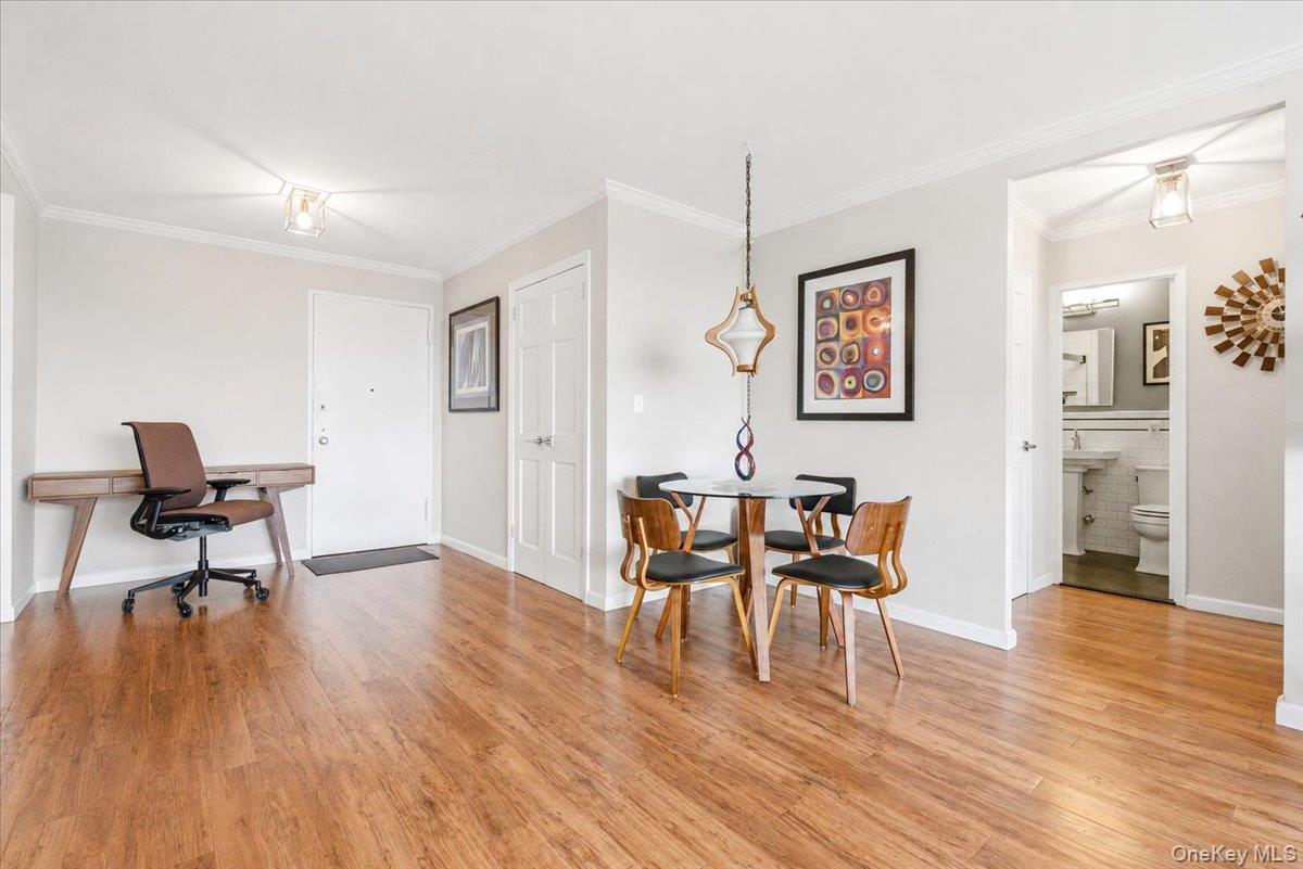 7025 Yellowstone Boulevard 8q Property Photo 7