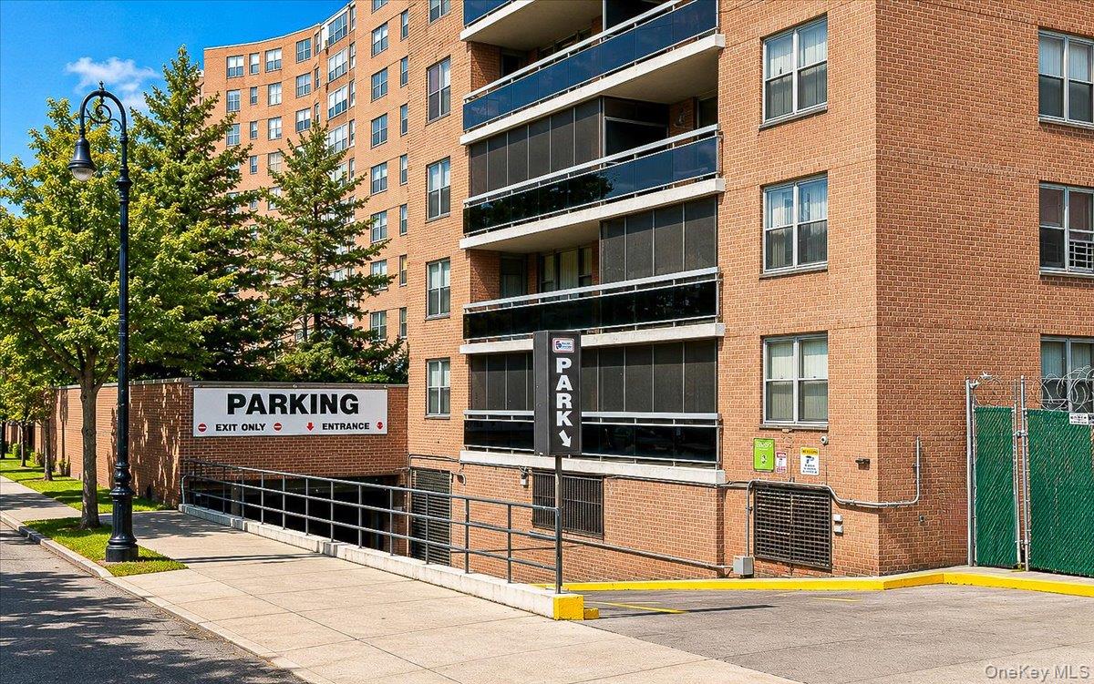 7025 Yellowstone Boulevard 8q Property Photo 26
