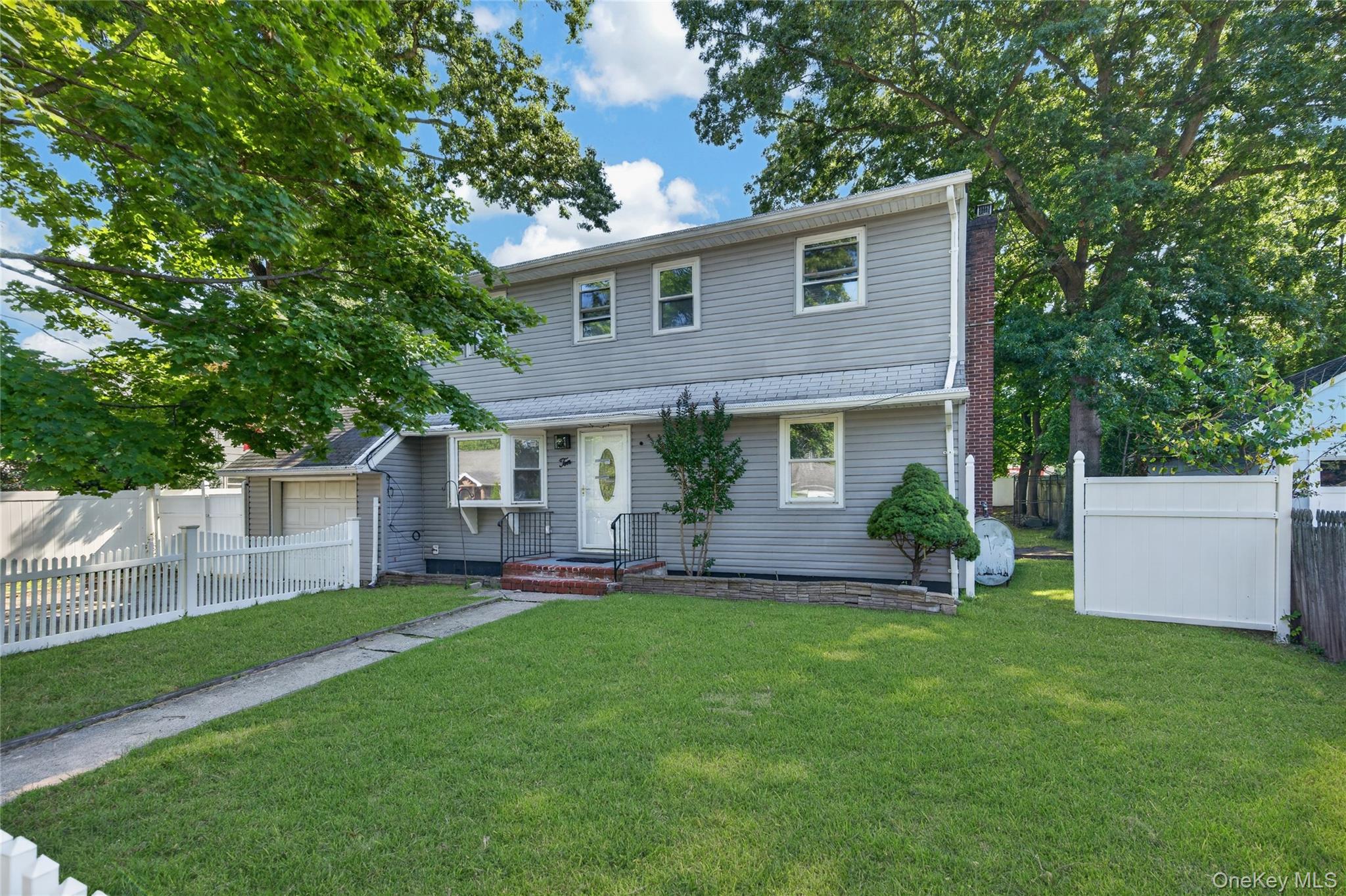 10 Field Place Property Photo 1
