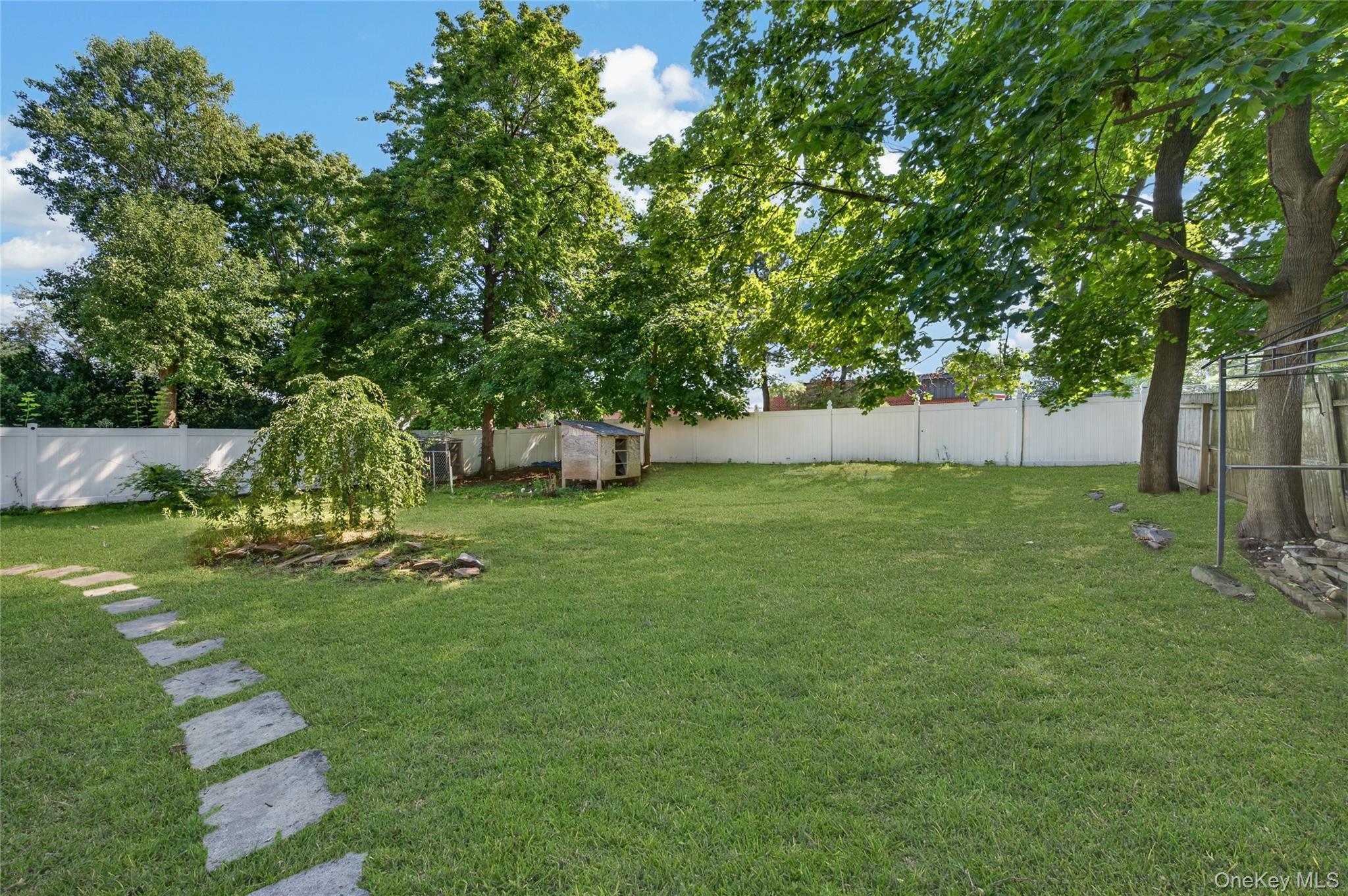 10 Field Place Property Photo 26