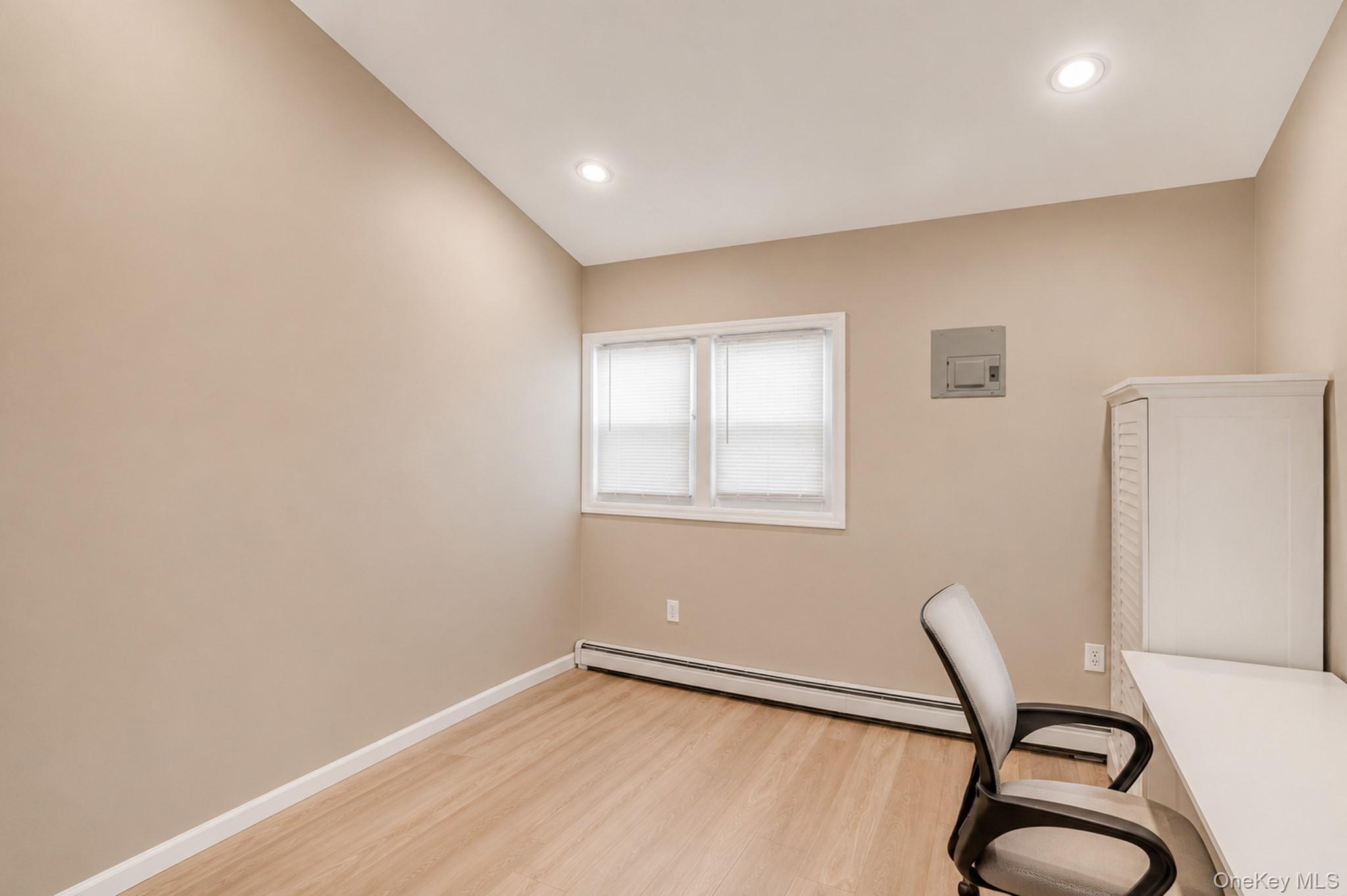 887 Pine Street Property Photo 7