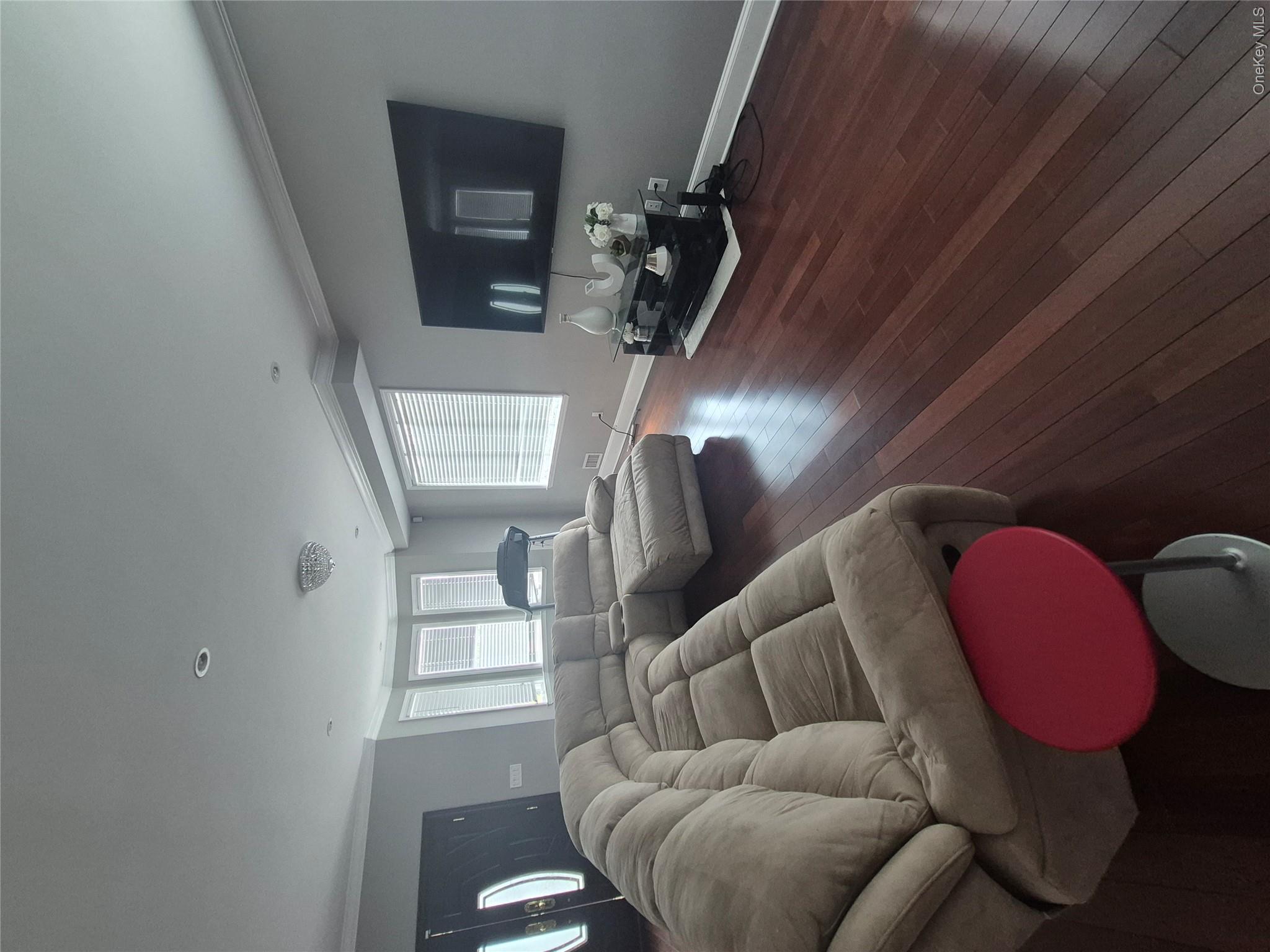 13014 221st Street Property Photo 4