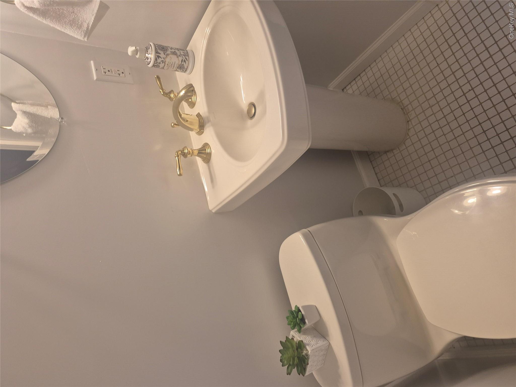 13014 221st Street Property Photo 7
