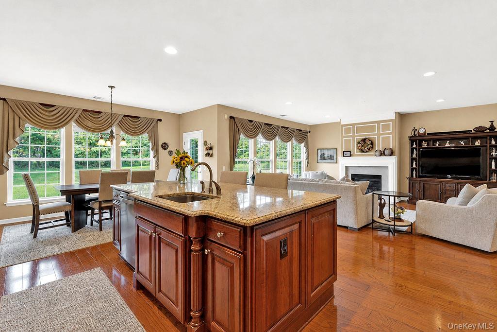 79 Samantha Circle Property Photo 14
