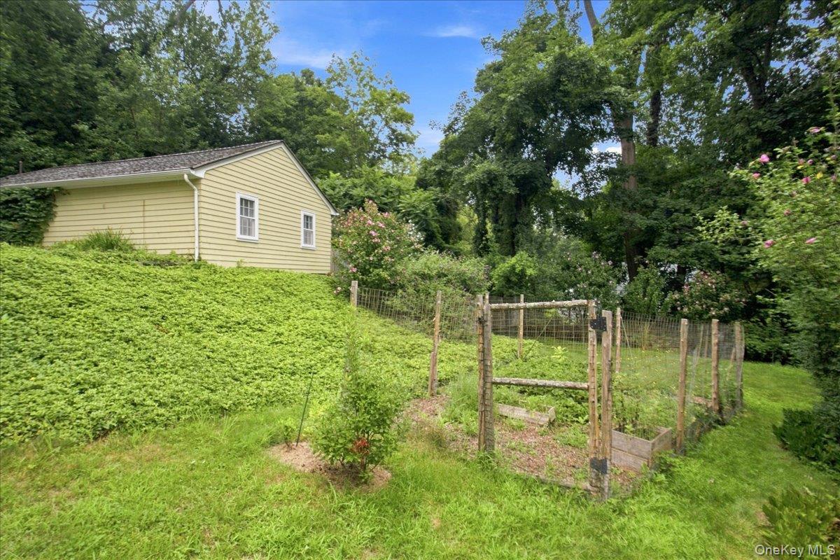 100 Whitlockville Road Property Photo 7