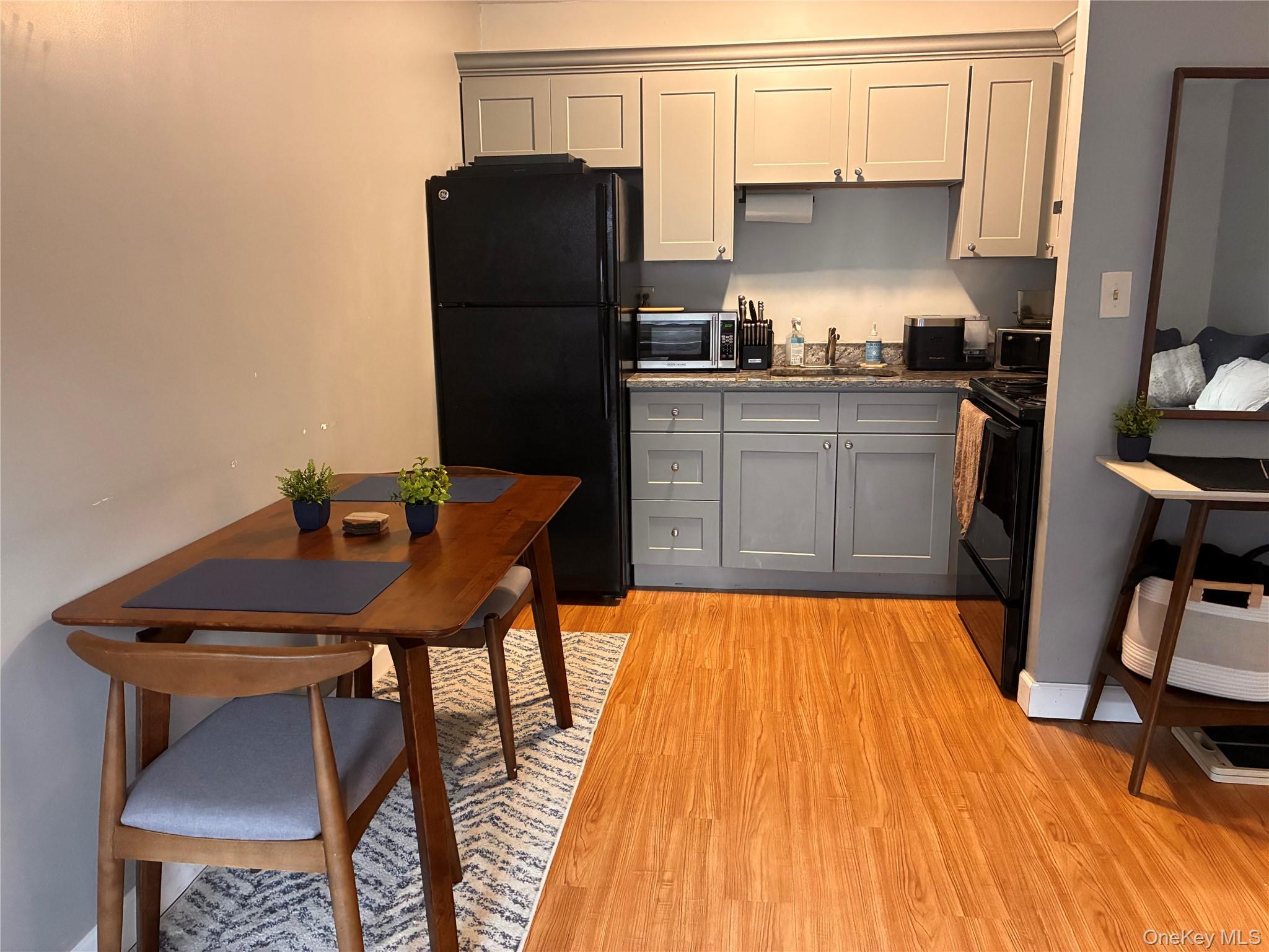 270 Lowndes Avenue 121g Property Photo 4