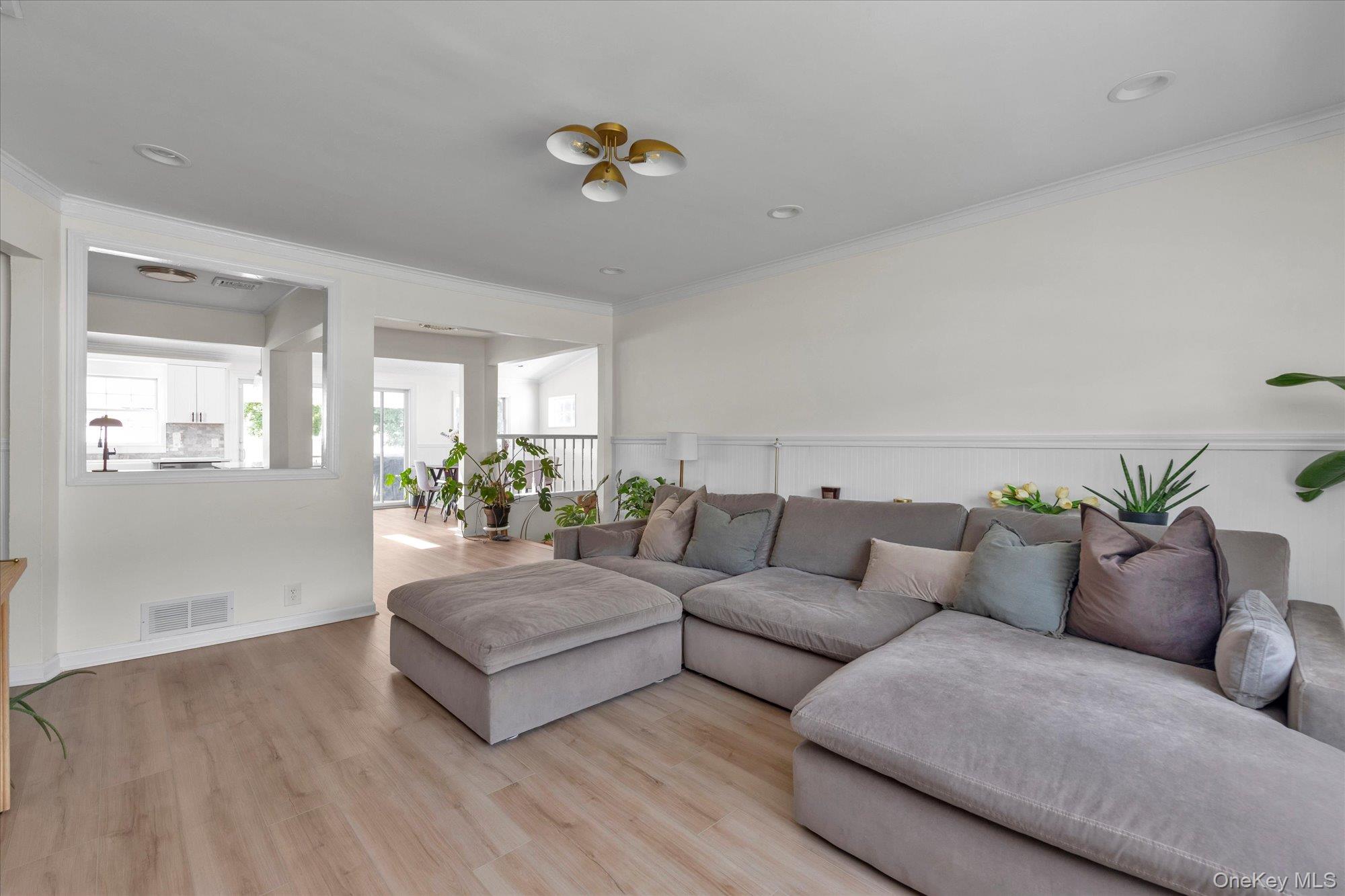 552 18th Street Property Photo 3