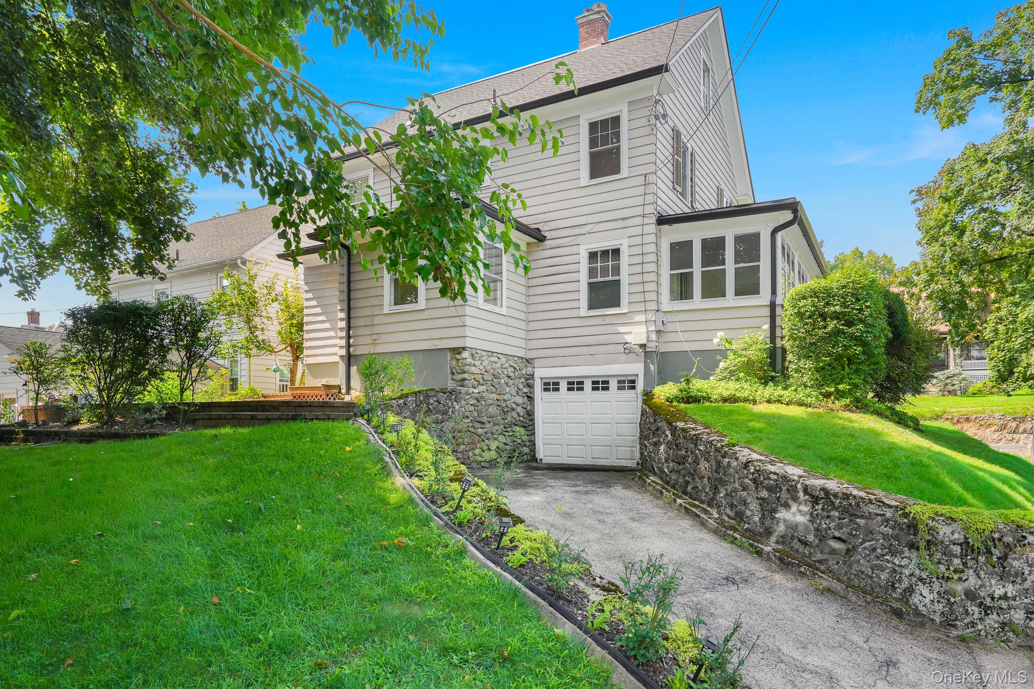 170 Hooker Avenue Property Photo 3