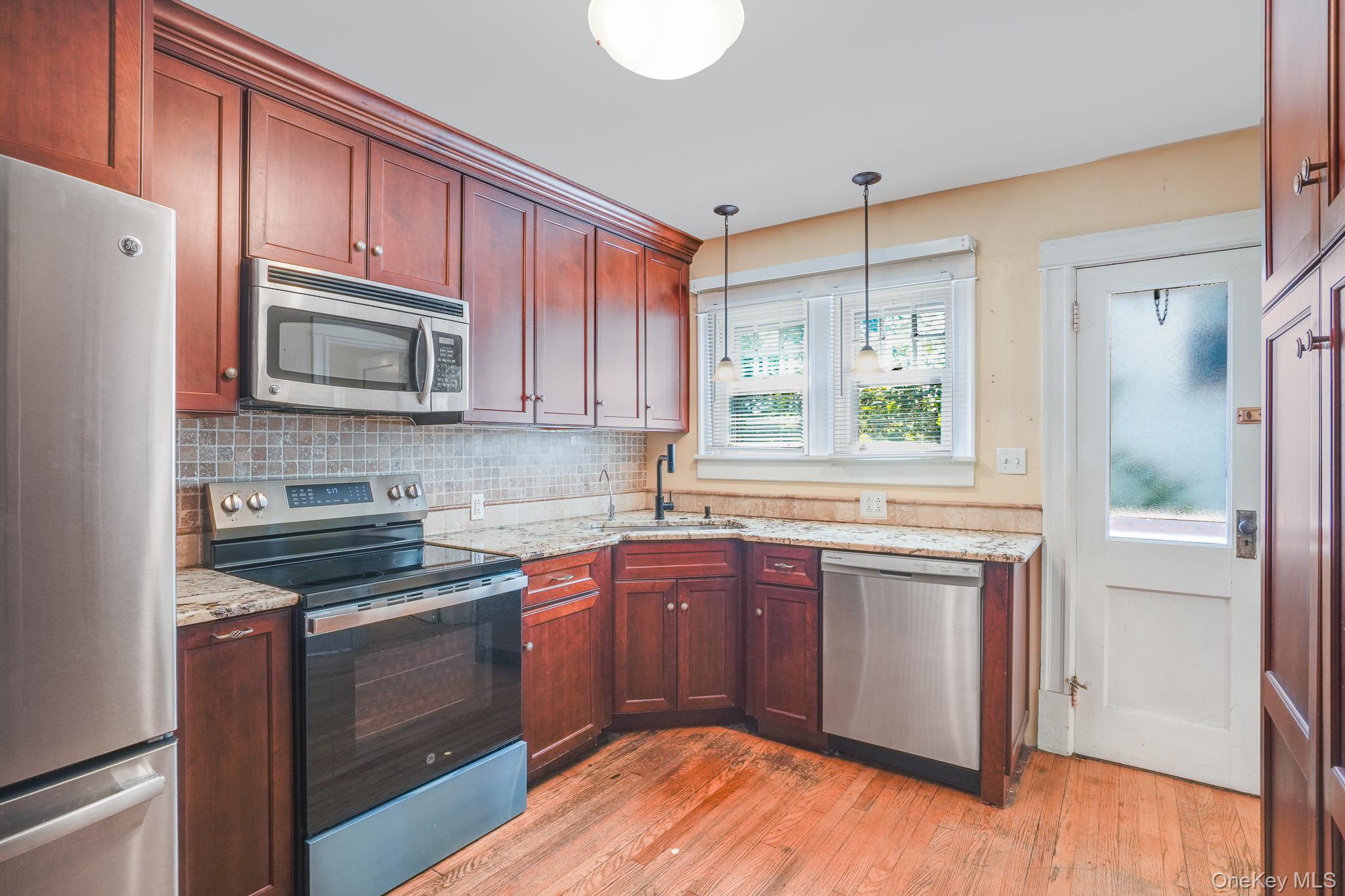 170 Hooker Avenue Property Photo 13