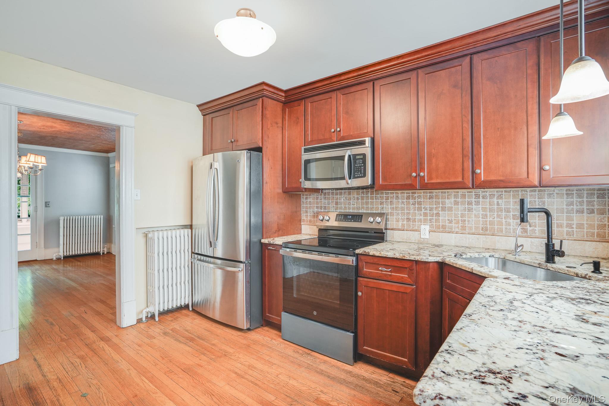 170 Hooker Avenue Property Photo 14