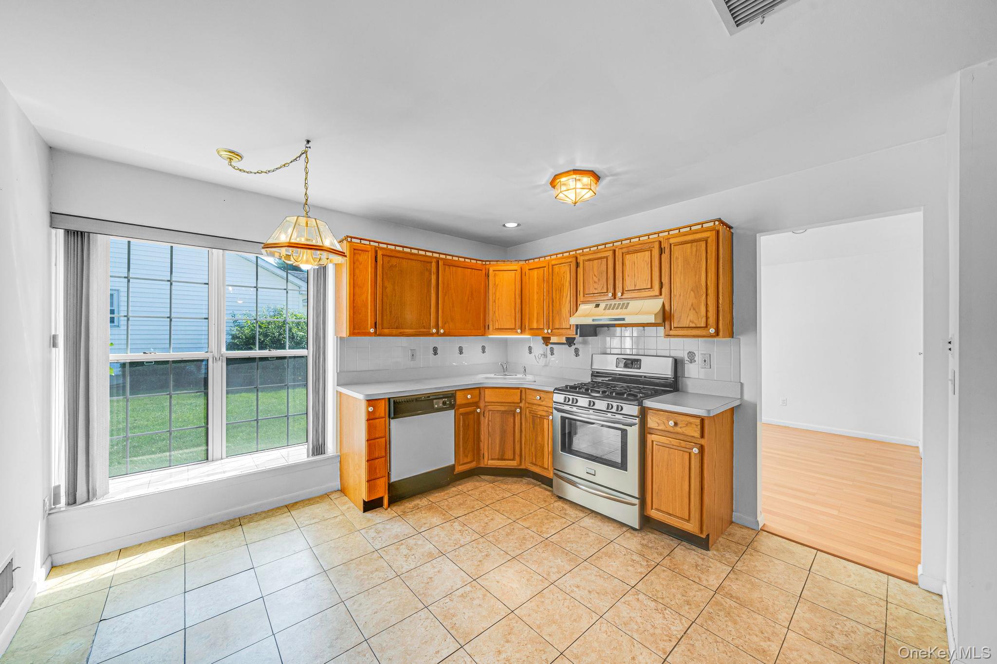 18 Kathleen Drive Property Photo 12