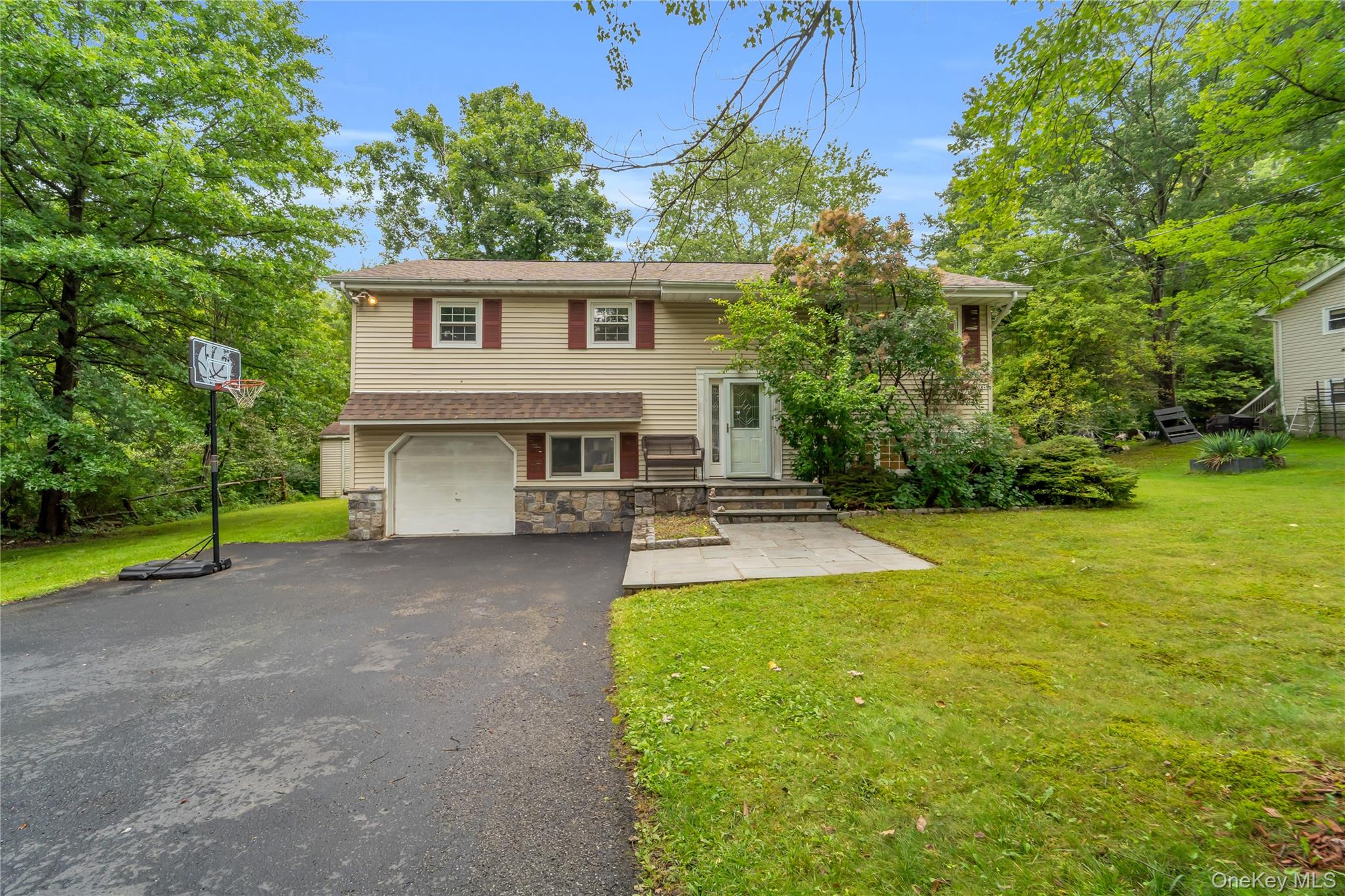124 Northmore Drive Property Photo 1