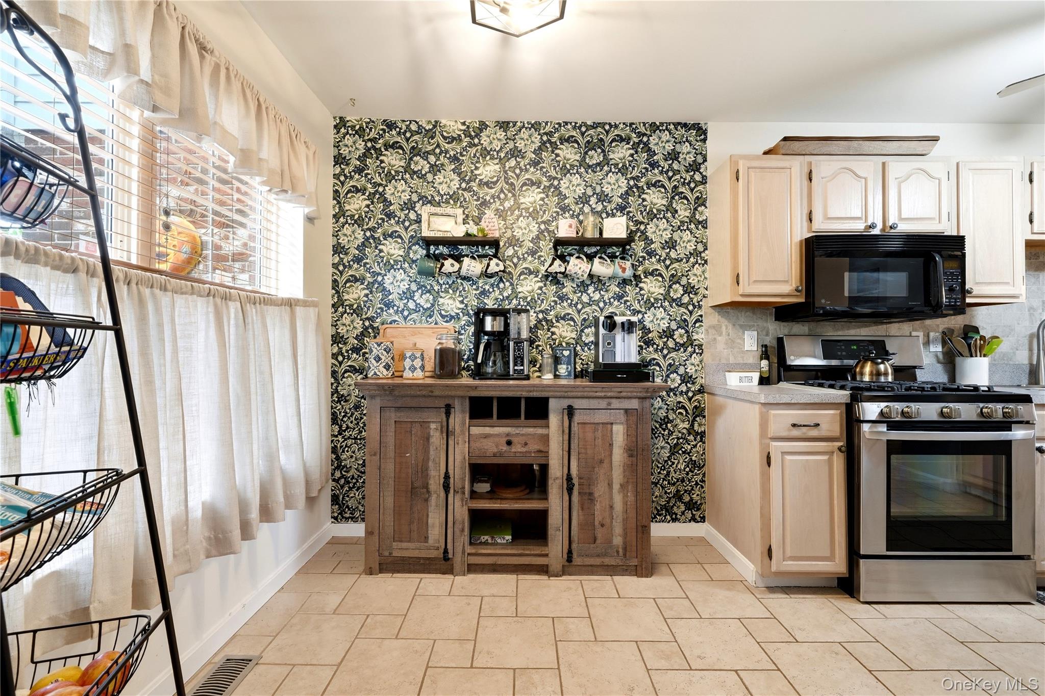 21 Broadlawn Drive Property Photo 10