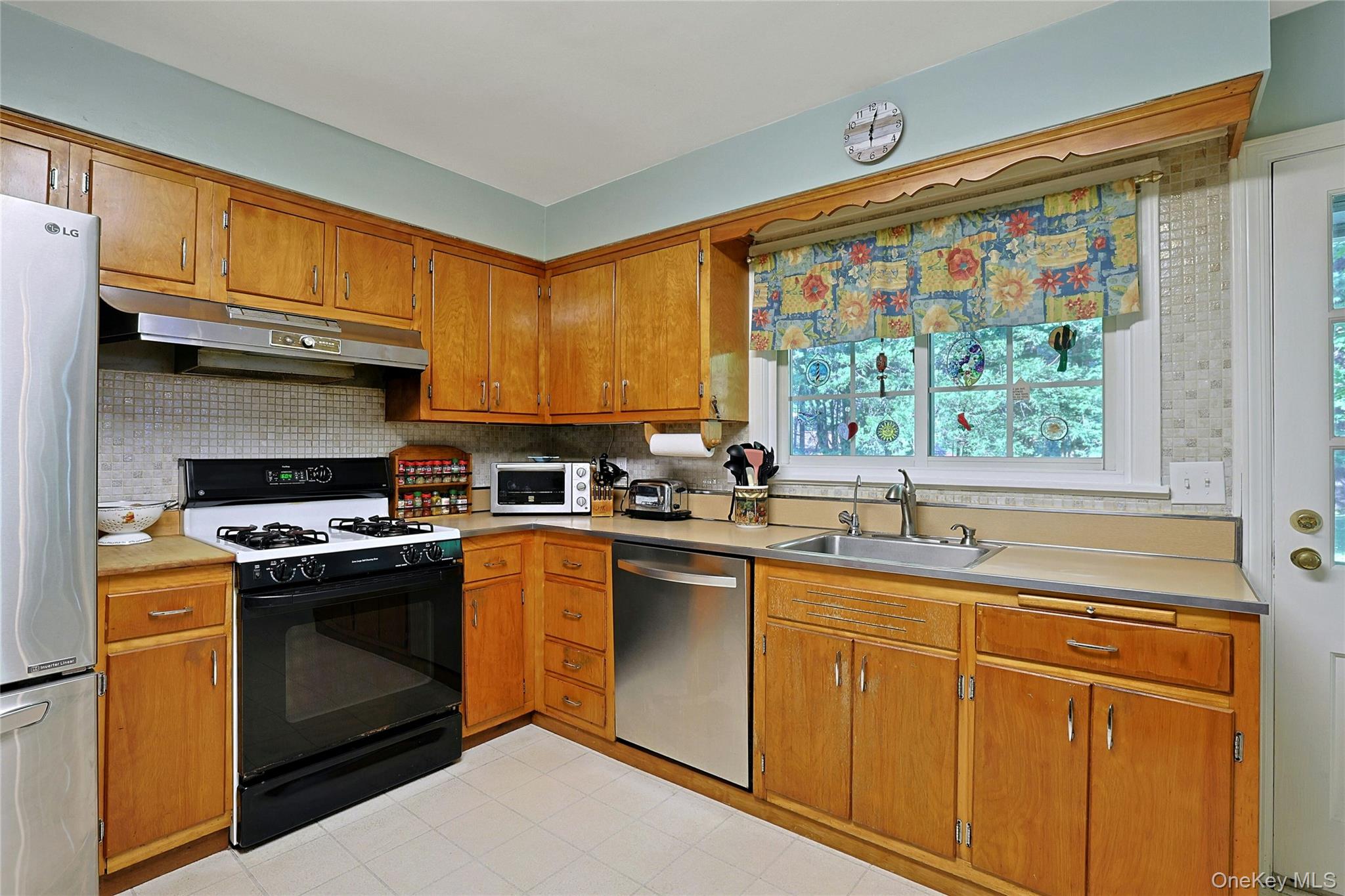 10 Linda Drive Property Photo 14