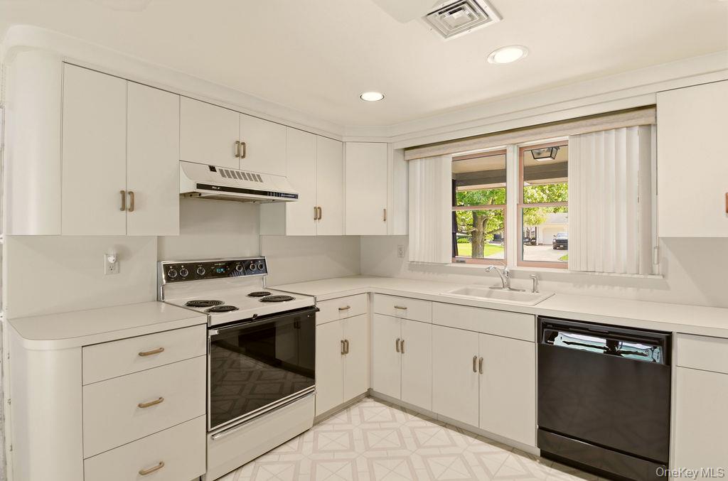 6 Budenos Drive Property Photo 6