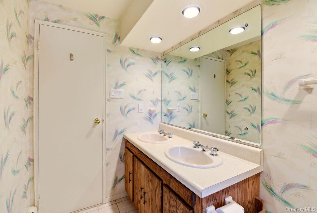 6 Budenos Drive Property Photo 15