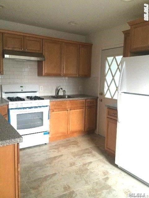 22 Gordon Avenue Property Photo 2