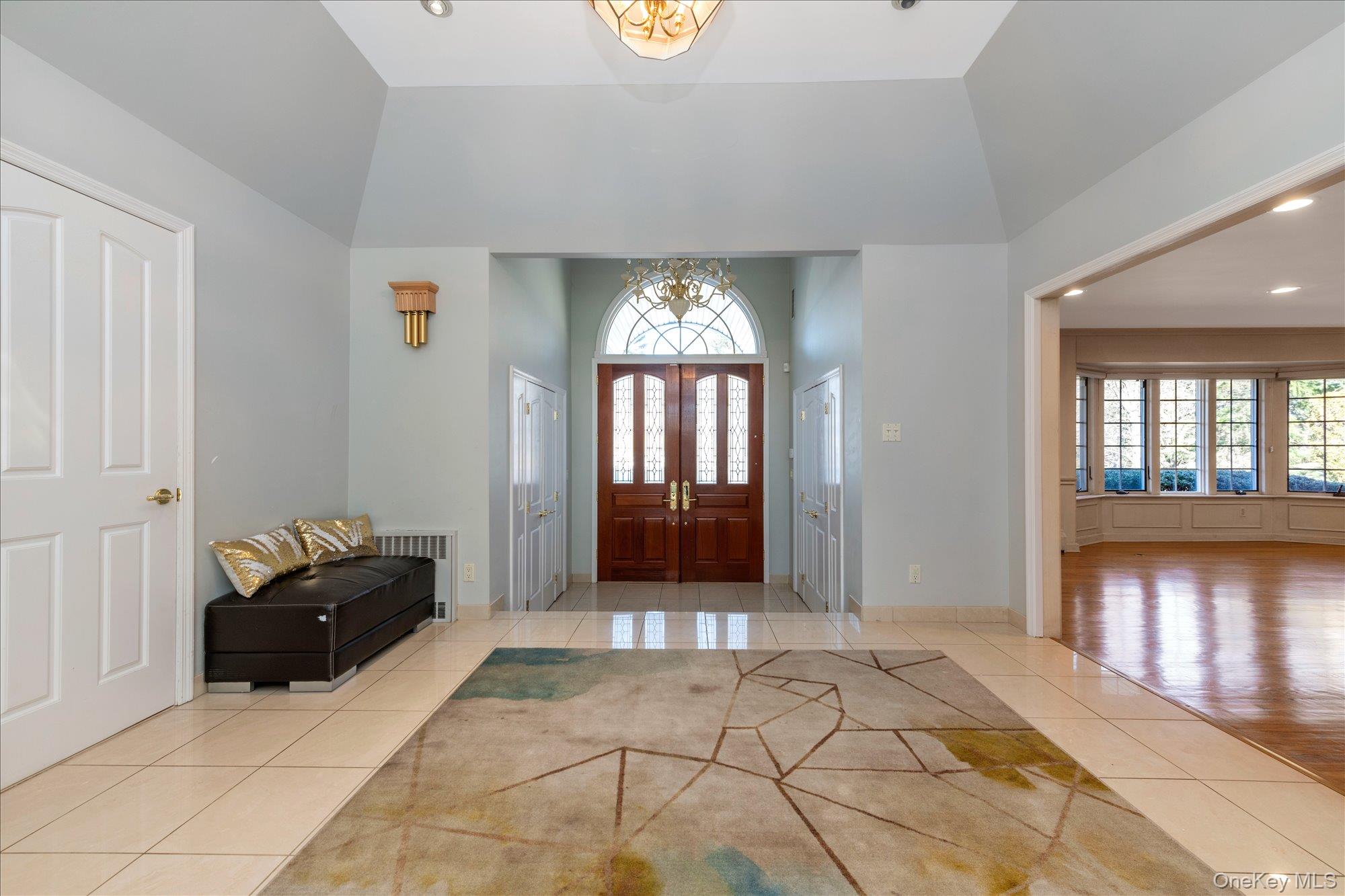 200 Hummingbird Drive Property Photo 6