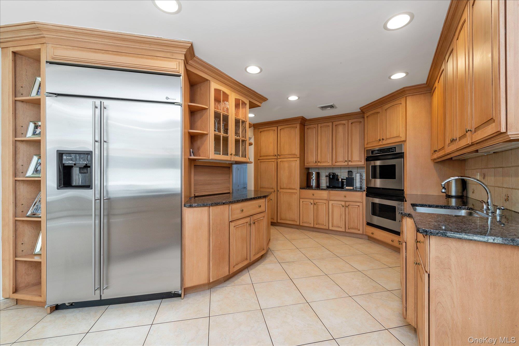 200 Hummingbird Drive Property Photo 12