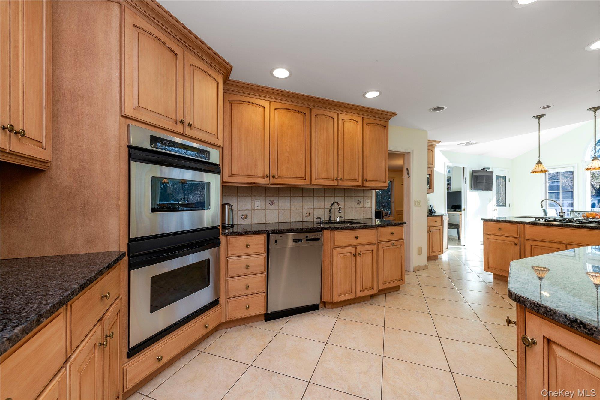 200 Hummingbird Drive Property Photo 13