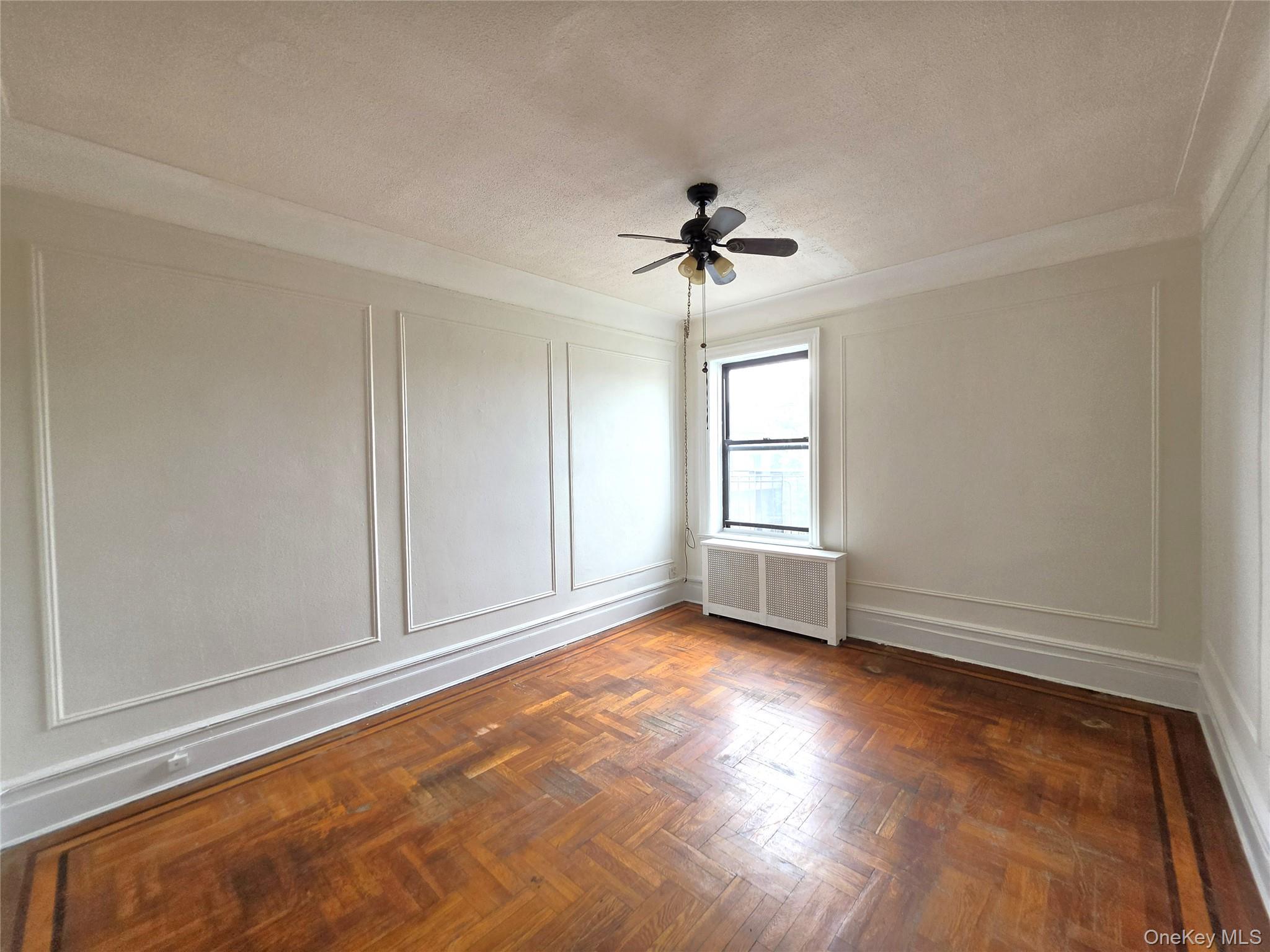 31-14 Crescent Street 7d Property Photo 3