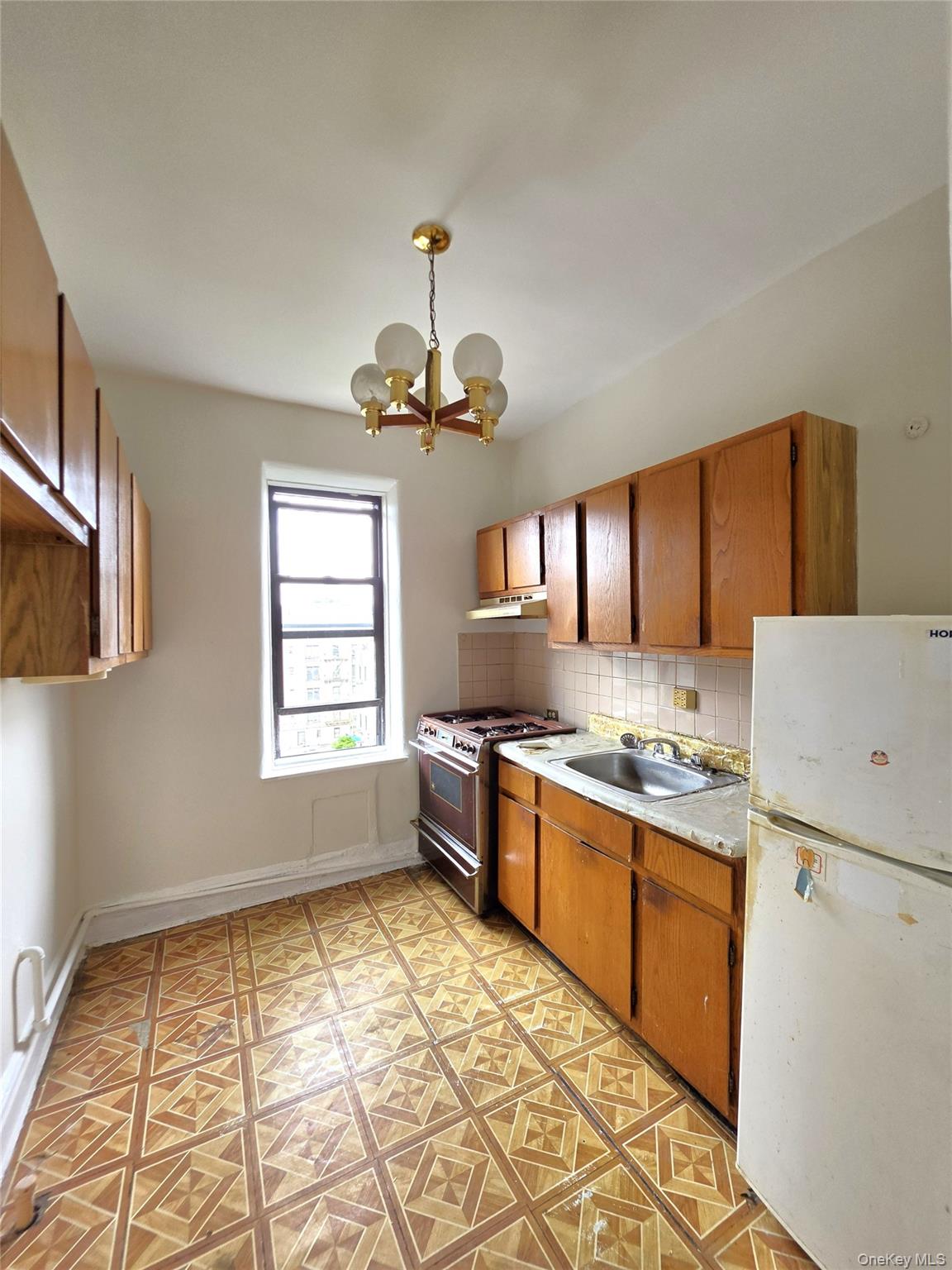 31-14 Crescent Street 7d Property Photo 9