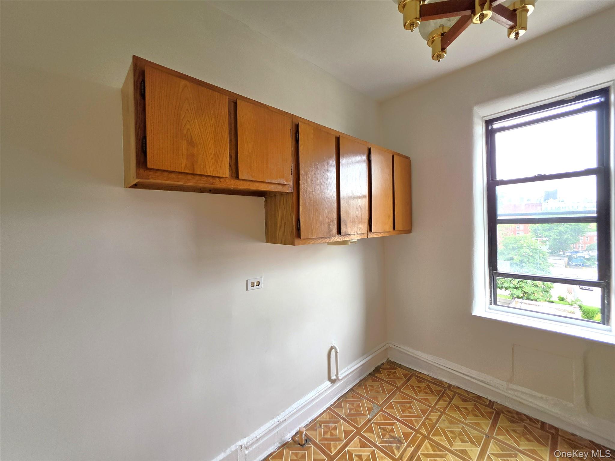 31-14 Crescent Street 7d Property Photo 12