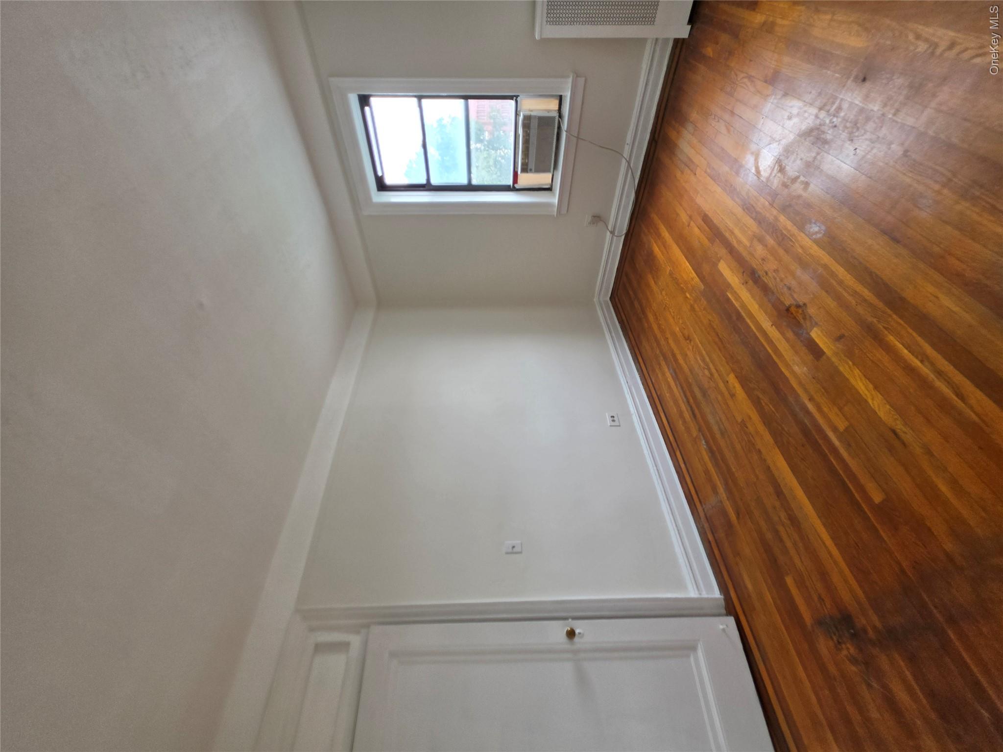 31-14 Crescent Street 7d Property Photo 15