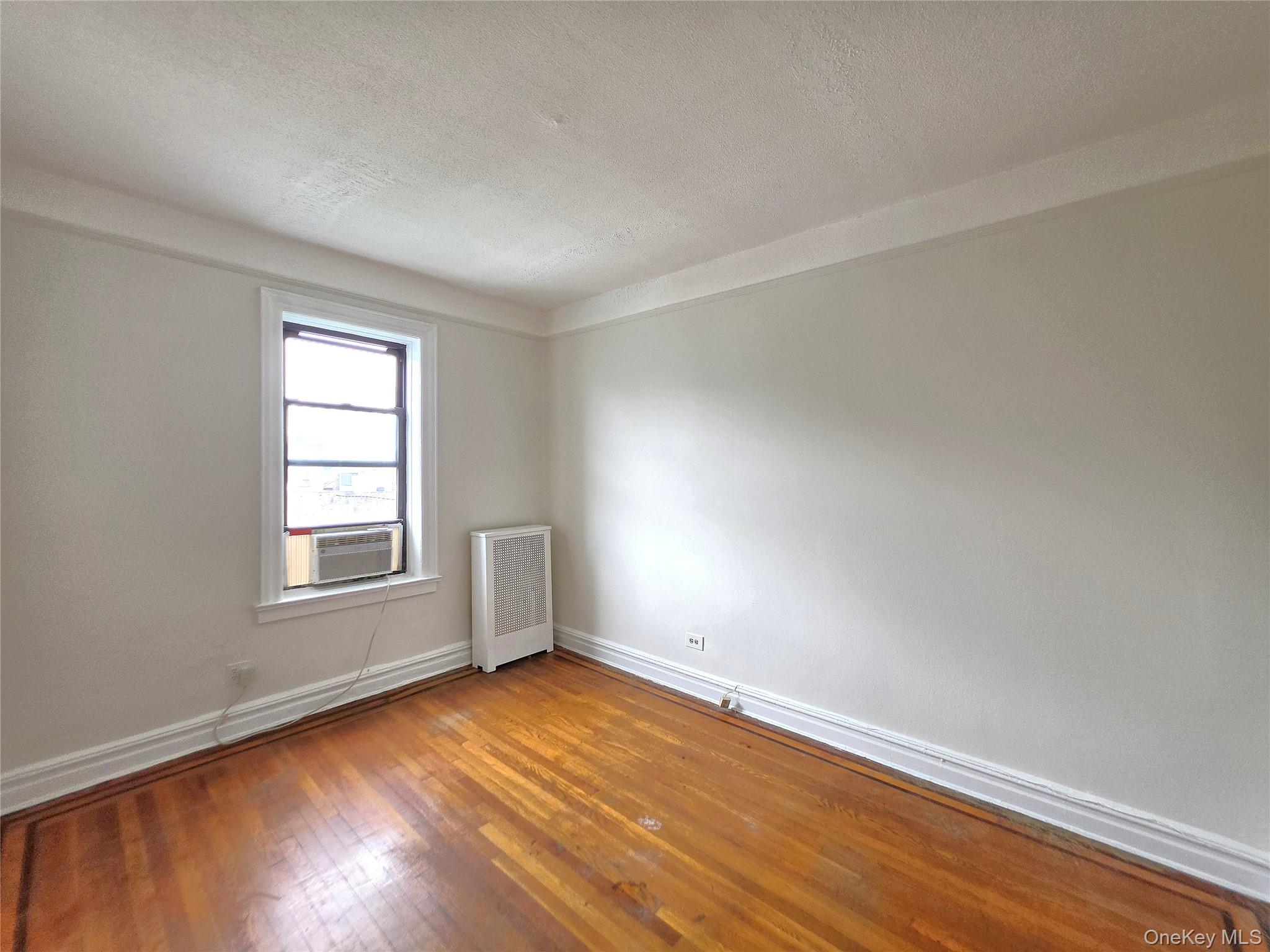 31-14 Crescent Street 7d Property Photo 16