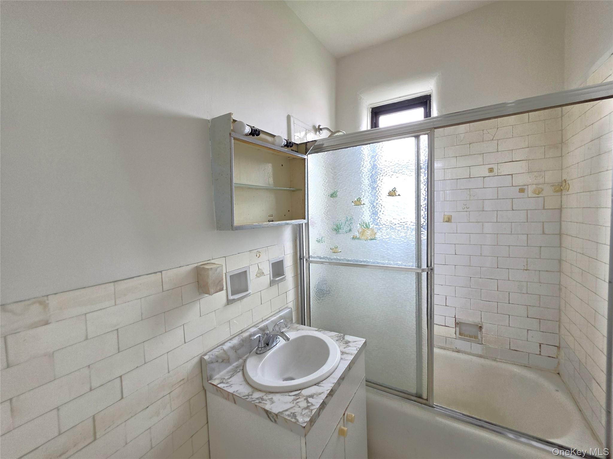 31-14 Crescent Street 7d Property Photo 21