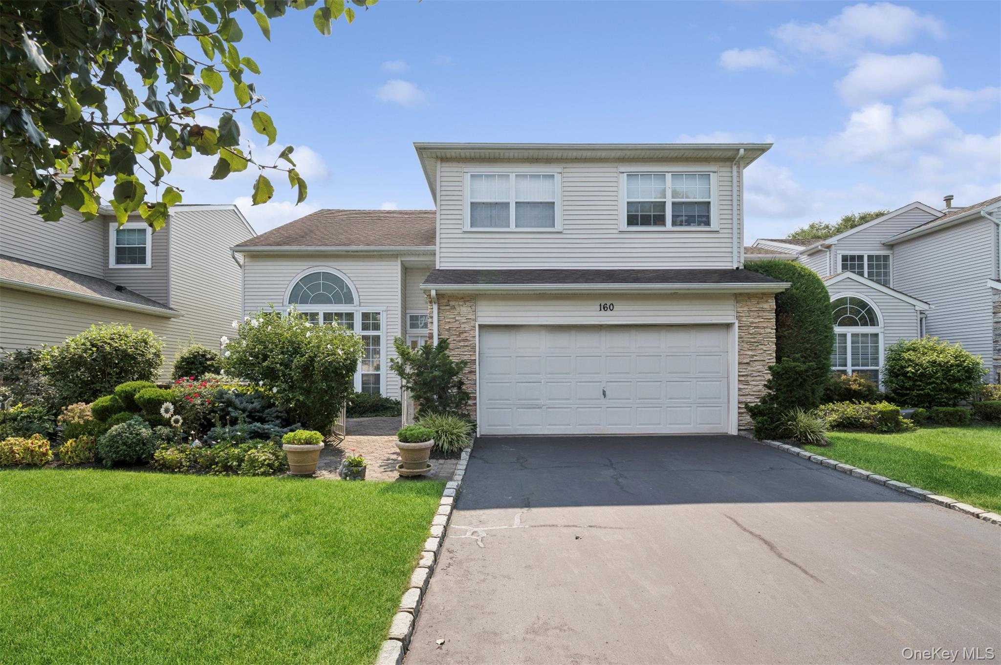 160 Windwatch Drive Property Photo 1