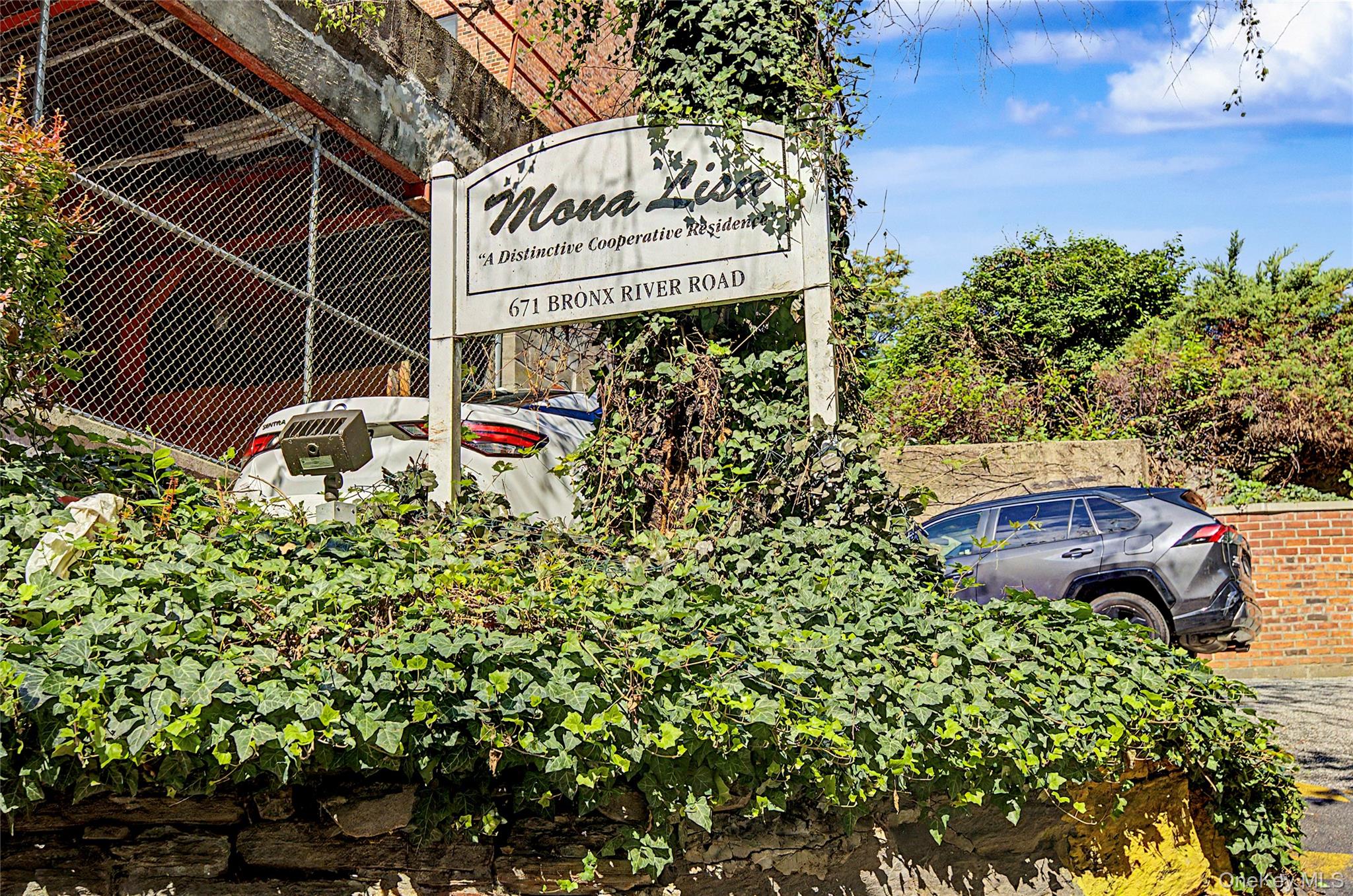 671 Bronx River Road 6k Property Photo 1