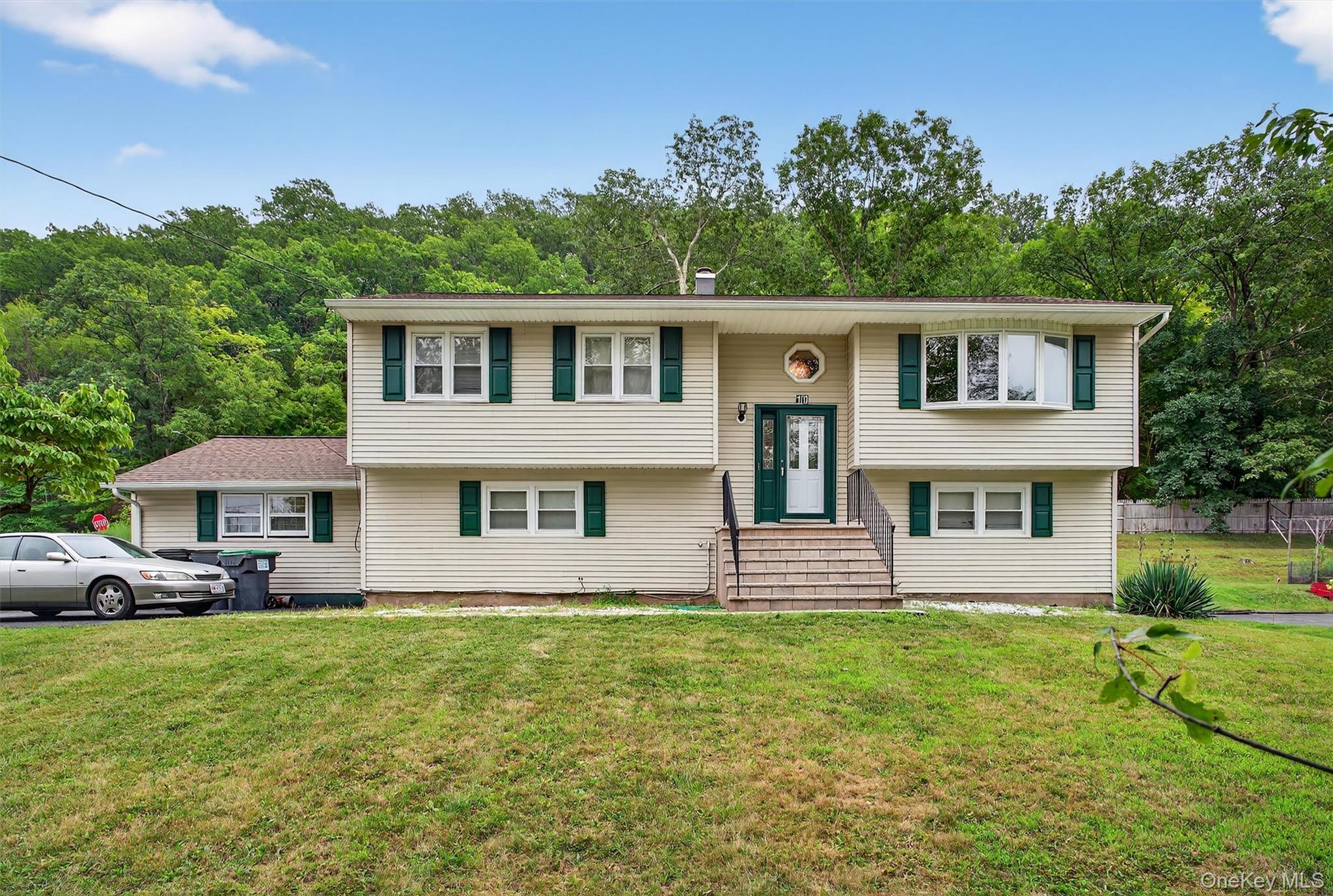 100 Birchwood Drive Property Photo 1
